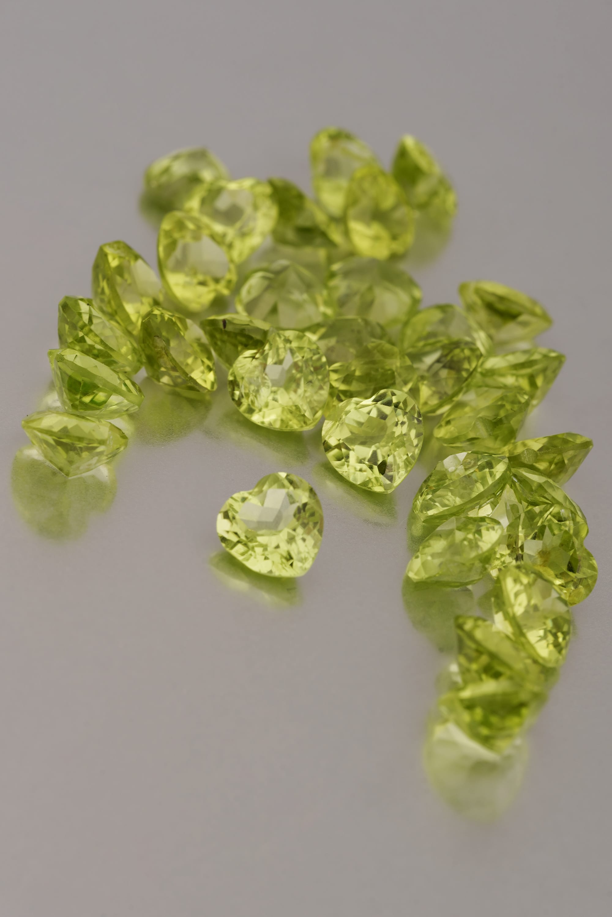 Luxury Promise #P10 Peridot Hearts - Green PAK10