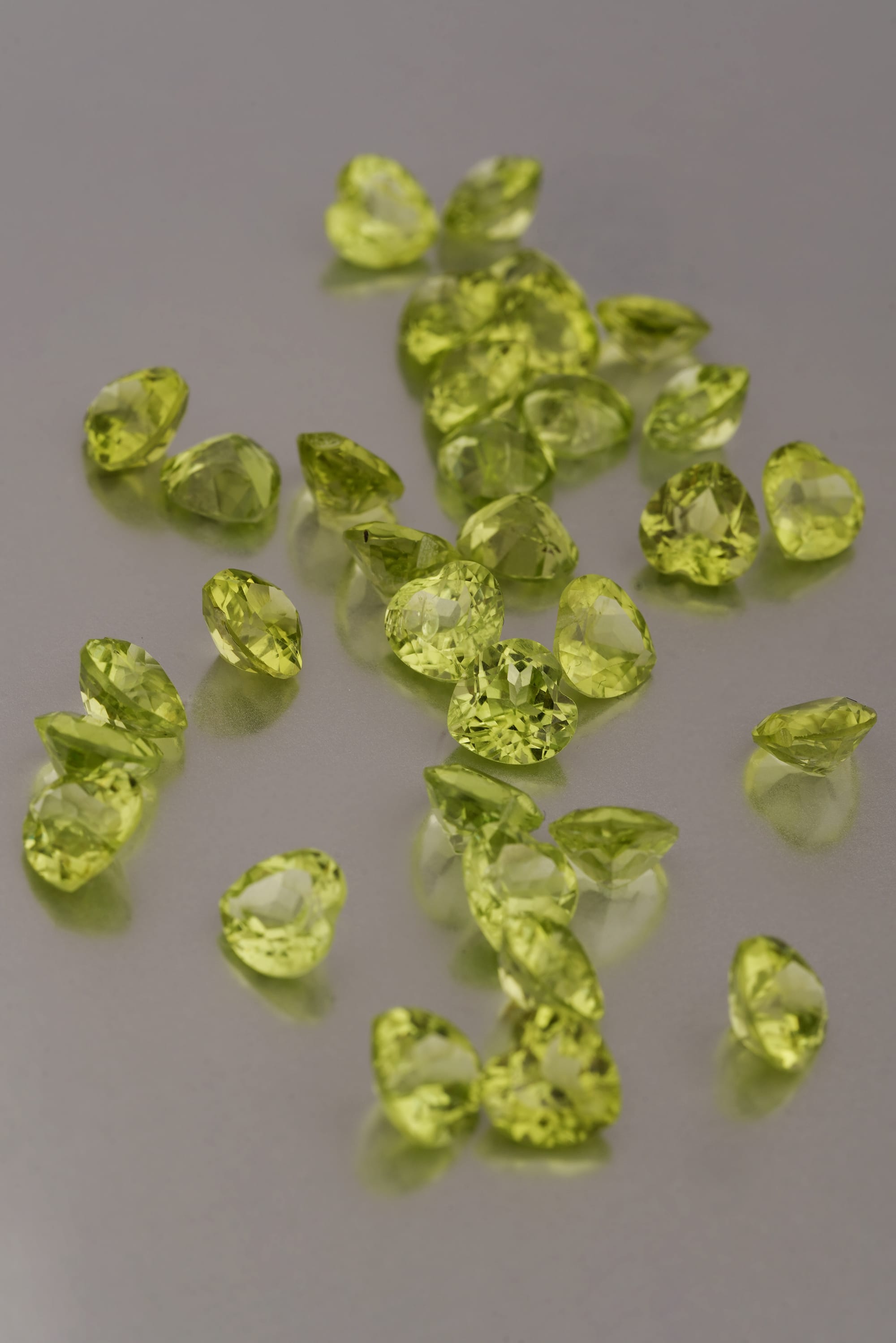 Luxury Promise #P10 Peridot Hearts - Green PAK10