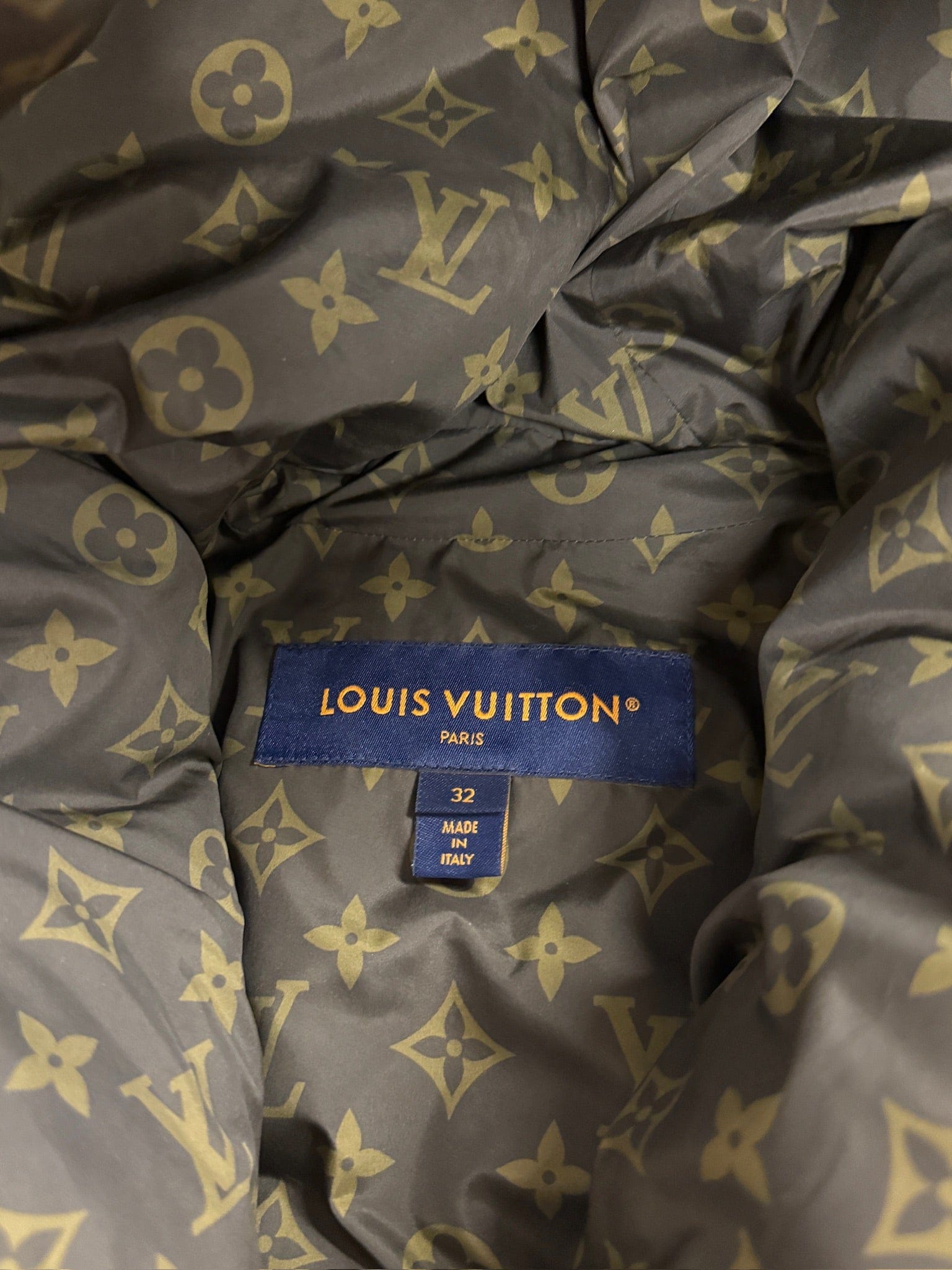 LUXURY PROMISE Louis Vuitton 2021 SS Quilted Down Jacket | Monogram Lining & Canvas Buttons | Regular Fit