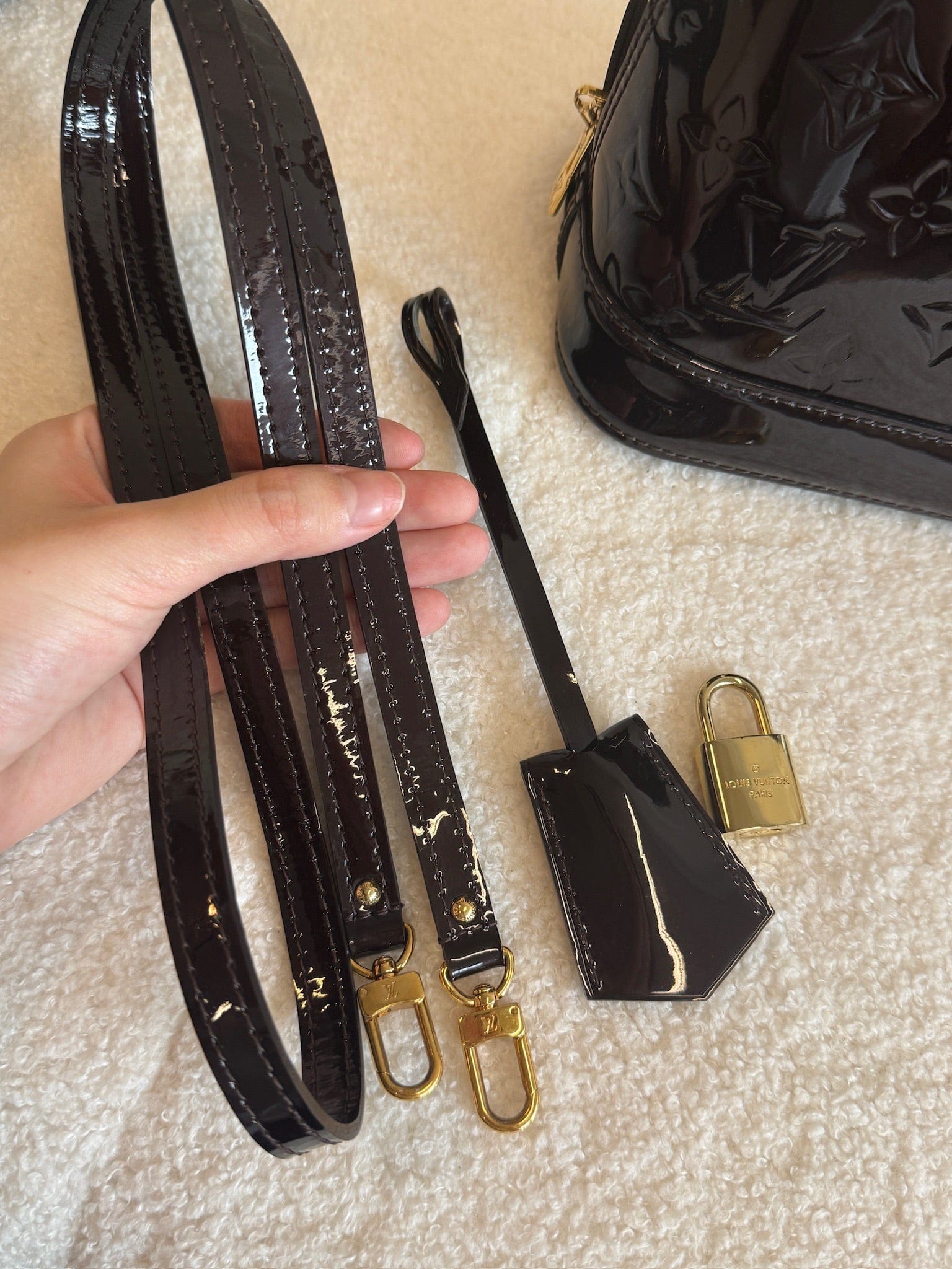 Luxury Promise Louis Vuitton Alma BB Vernis Patent Leather Dark Burgundy