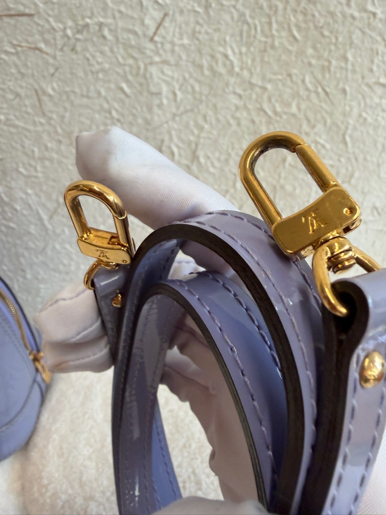 Luxury Promise Louis Vuitton Alma BB Vernis Patent Leather Light Lavender