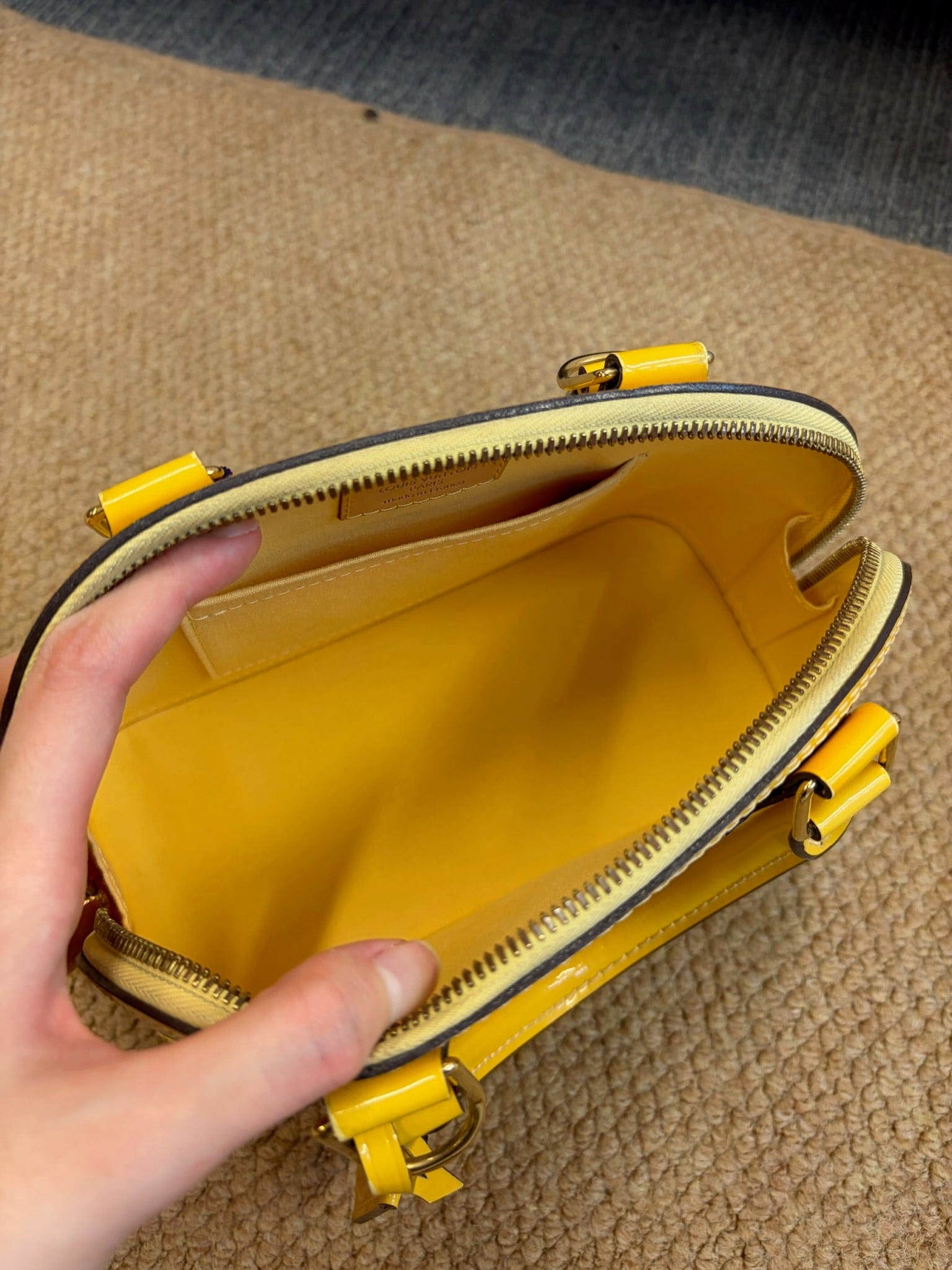Luxury Promise Louis Vuitton Alma BB Yellow Patent Leather