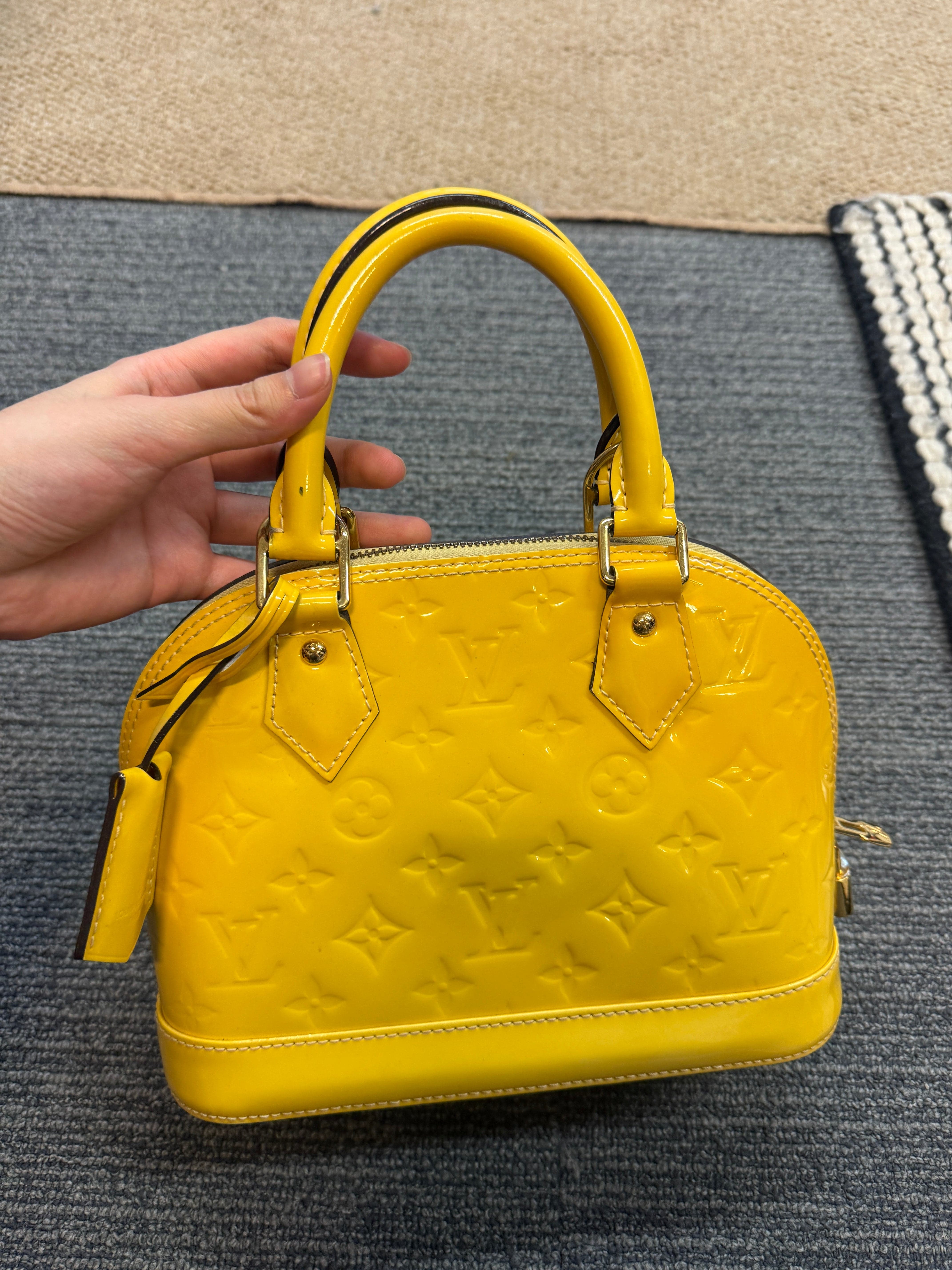 Luxury Promise Louis Vuitton Alma BB Yellow Patent Leather