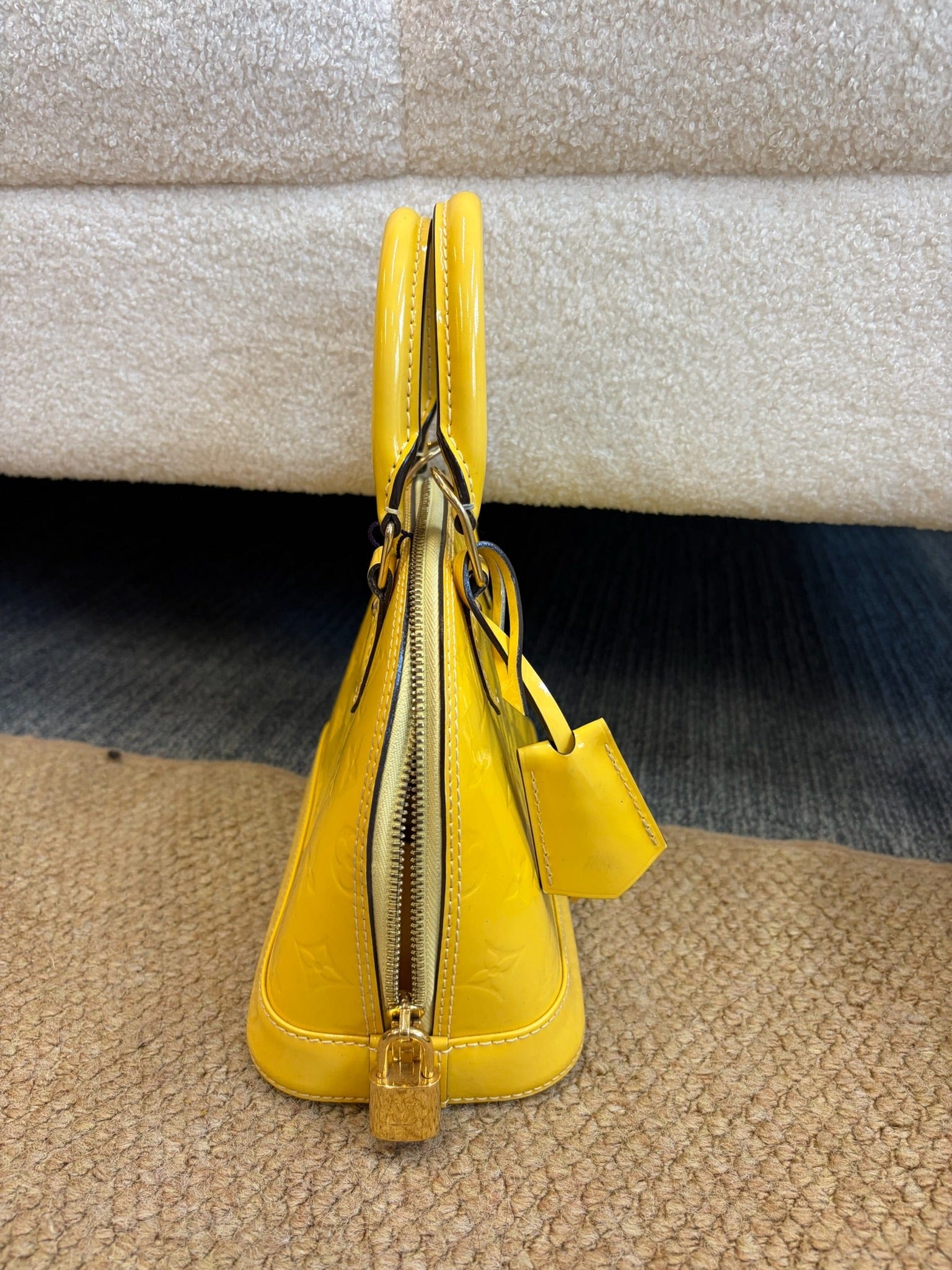 Luxury Promise Louis Vuitton Alma BB Yellow Patent Leather