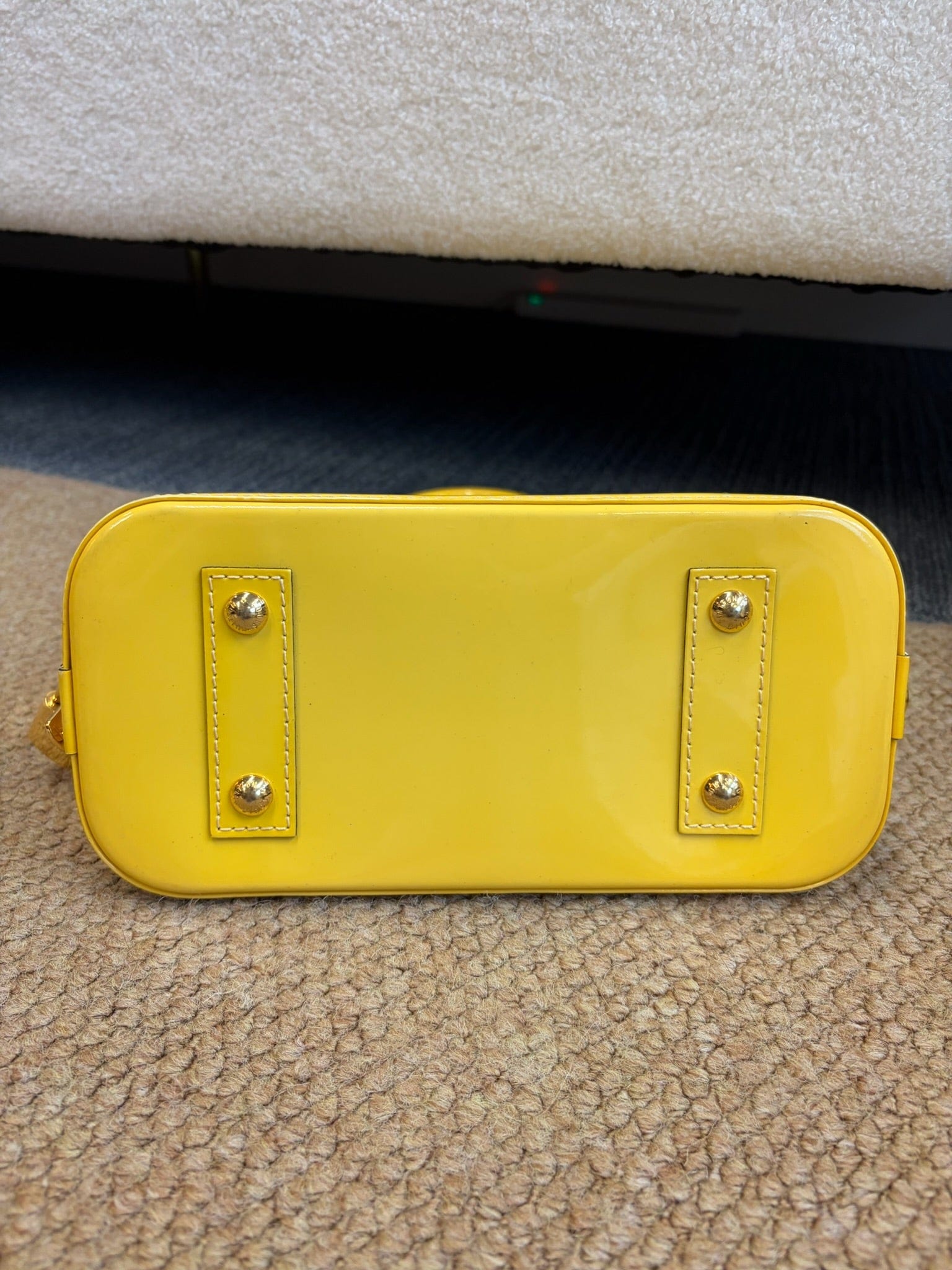Luxury Promise Louis Vuitton Alma BB Yellow Patent Leather