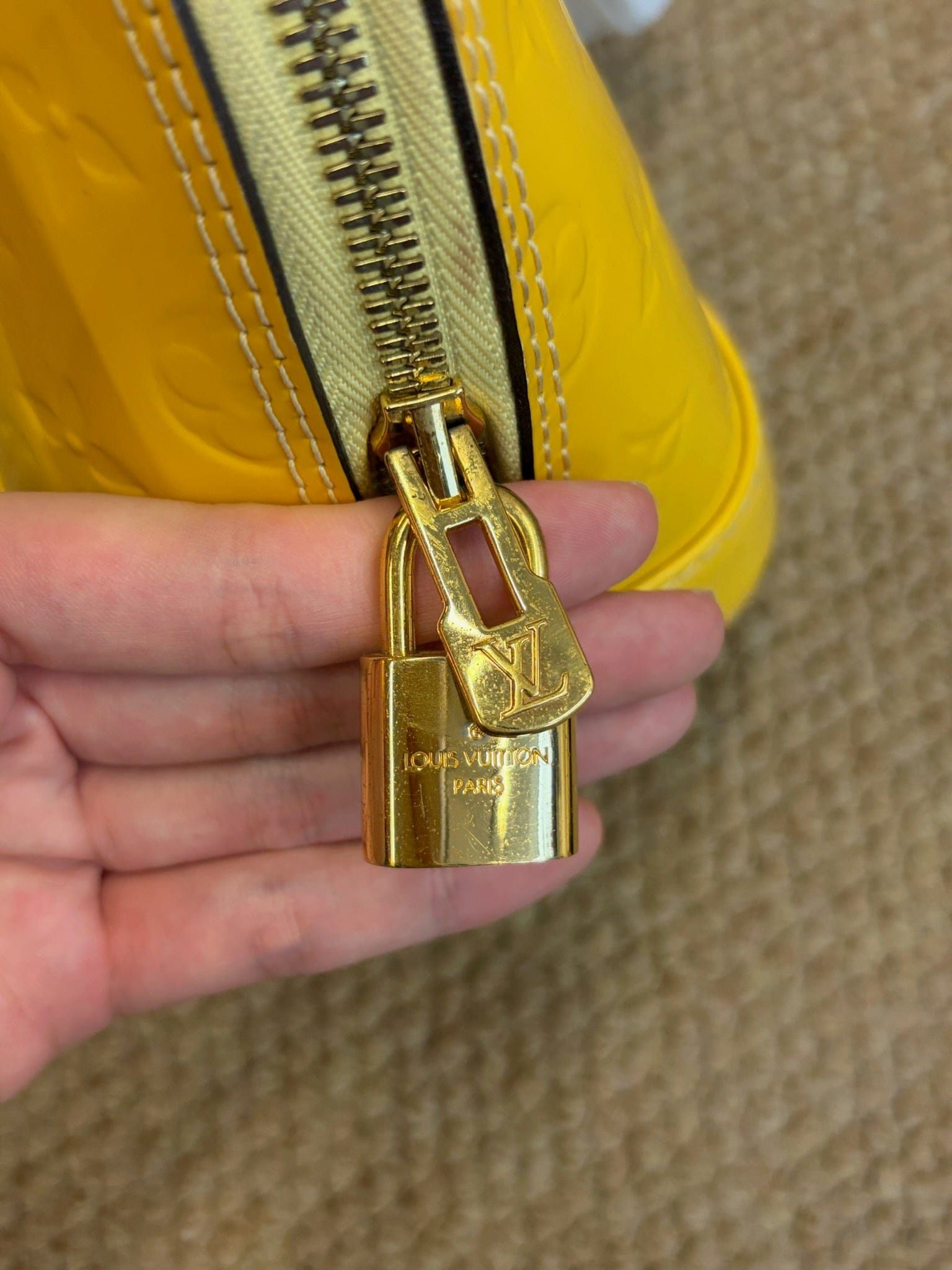 Luxury Promise Louis Vuitton Alma BB Yellow Patent Leather