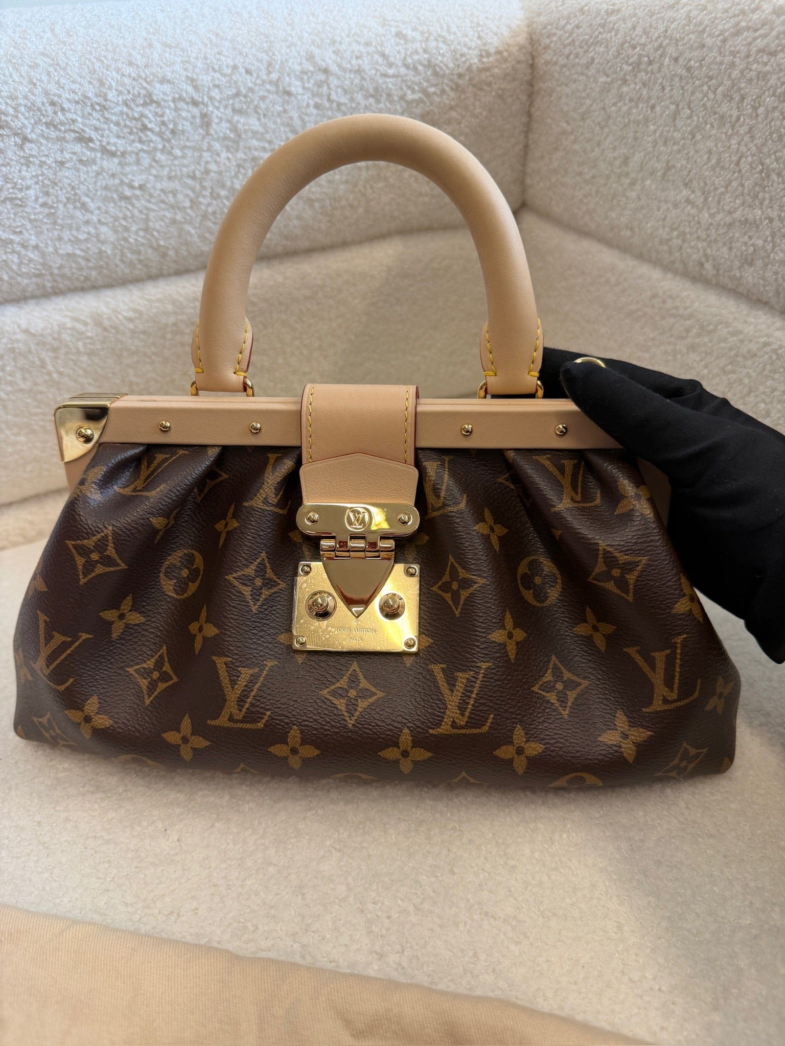 Luxury Promise Louis Vuitton Clutch Monogram in Coated Canvas with Gold-tone