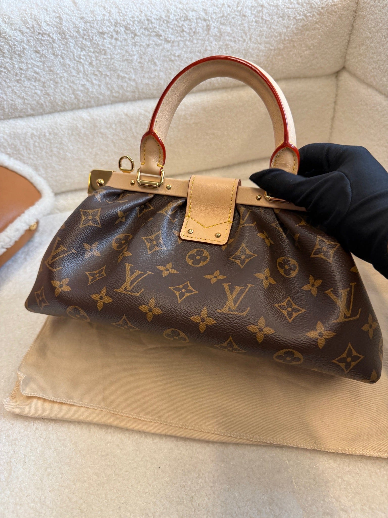 Luxury Promise Louis Vuitton Clutch Monogram in Coated Canvas with Gold-tone