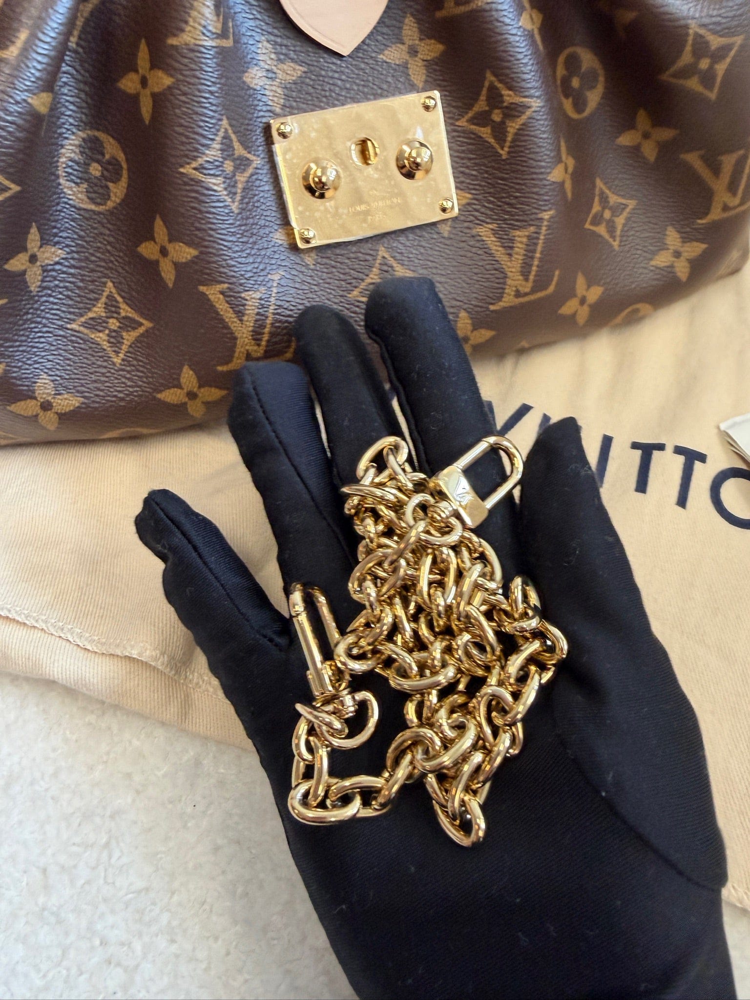 Luxury Promise Louis Vuitton Clutch Monogram in Coated Canvas with Gold-tone