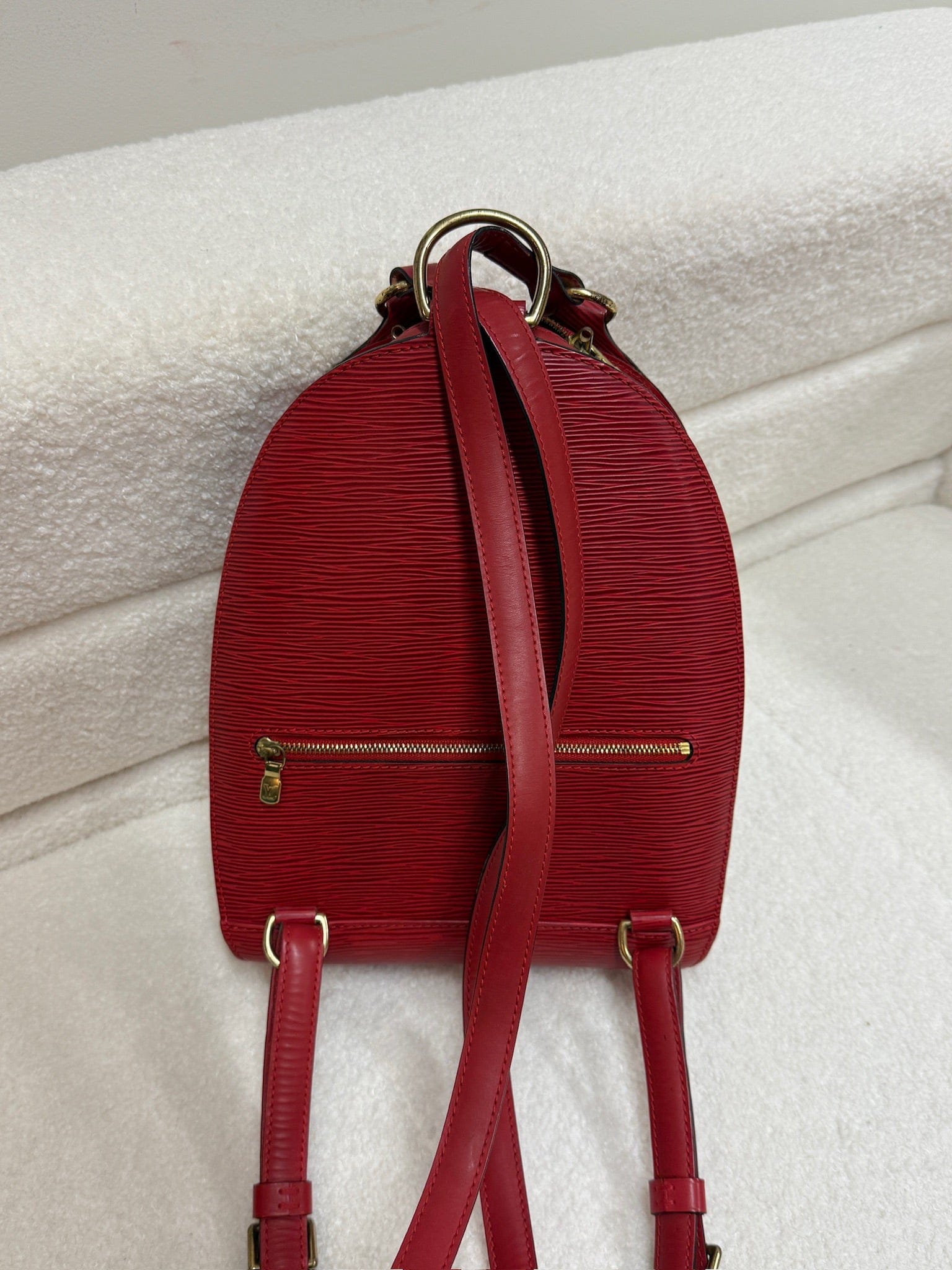 LUXURY PROMISE Louis Vuitton Mavillon Red Epi Leather Backpack