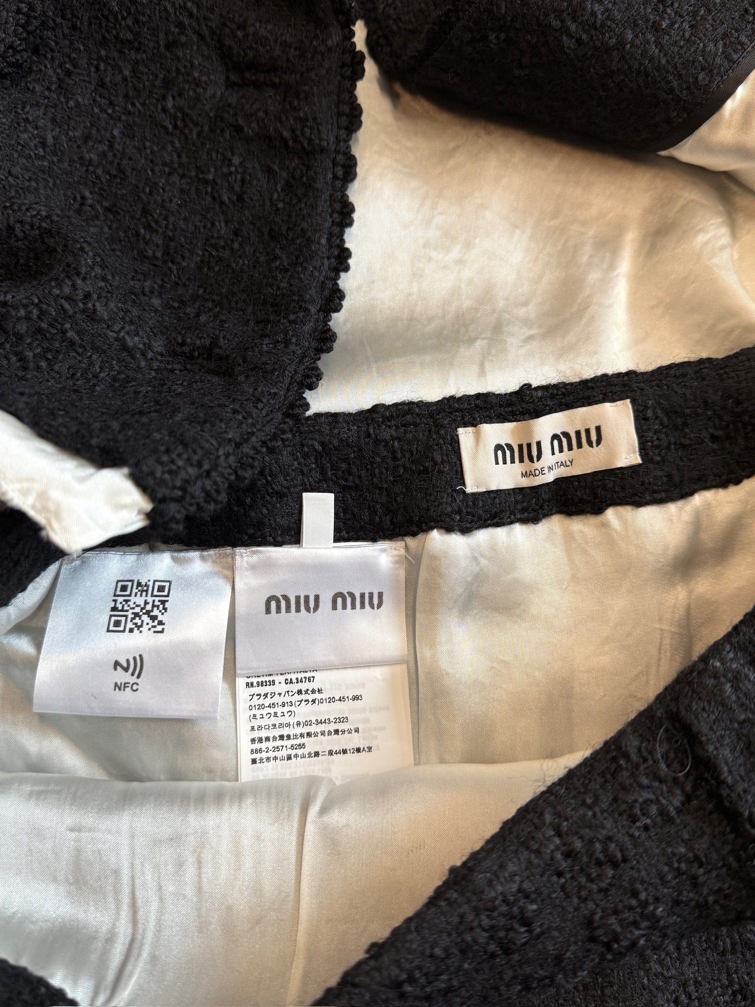 Luxury Promise Miu Miu Tweed Two-piece jacket and skirt set - Size 38