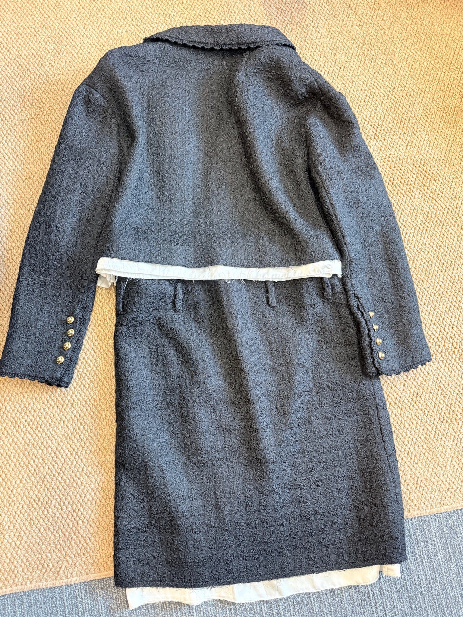 Luxury Promise Miu Miu Tweed Two-piece jacket and skirt set - Size 38