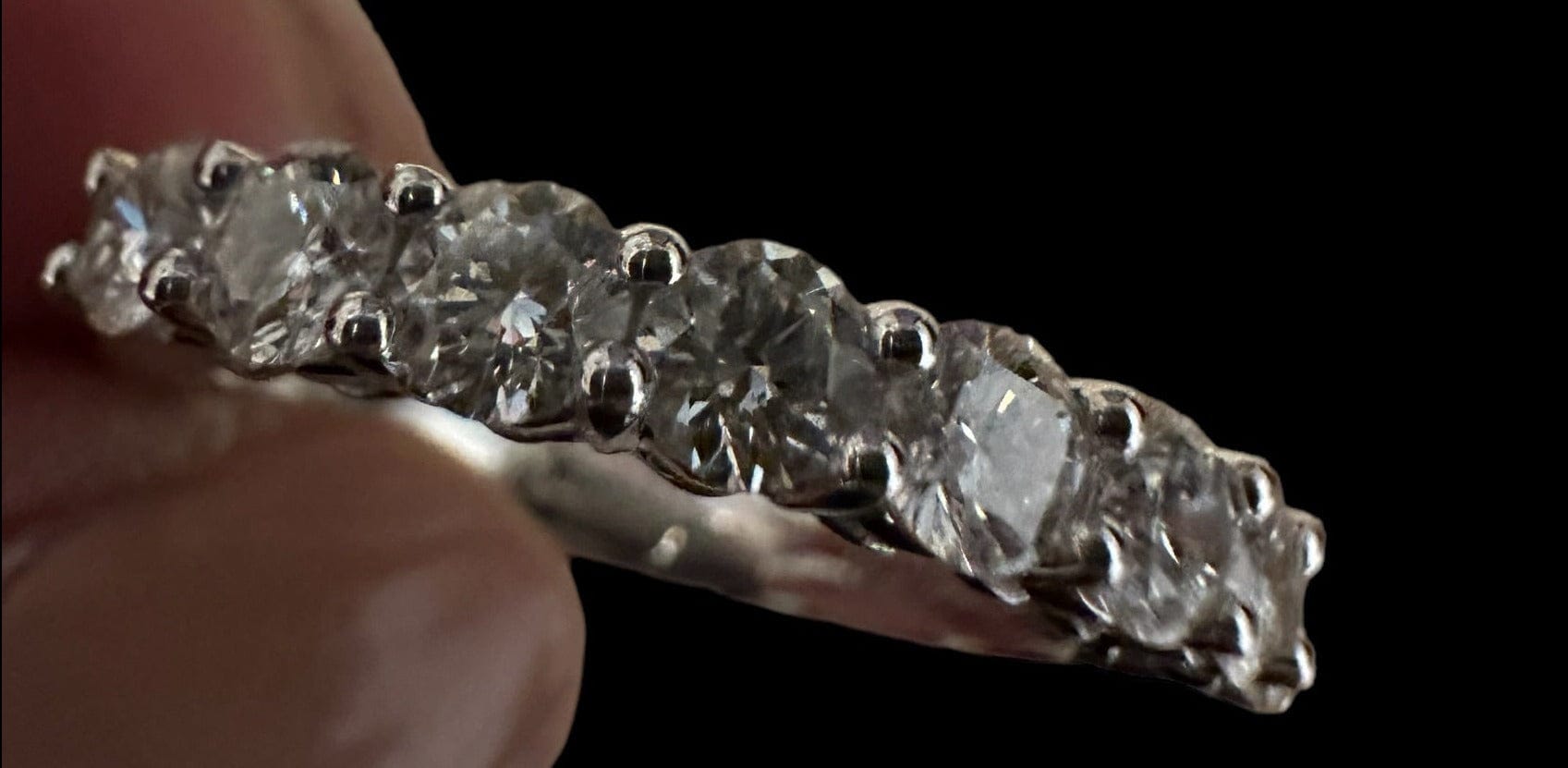 Luxury Promise 1.00ct Eternity Ring with Natural White Diamonds set in 18K Gold - Over size US8/UKP