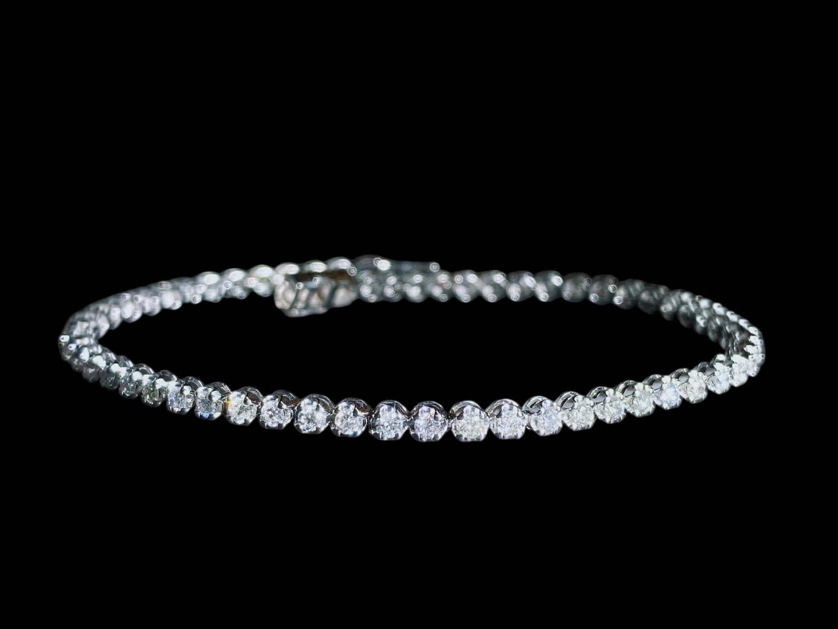Luxury Promise 2.80ct Natural Classic White Tennis Bracelet set in 18K Gold - 19cm