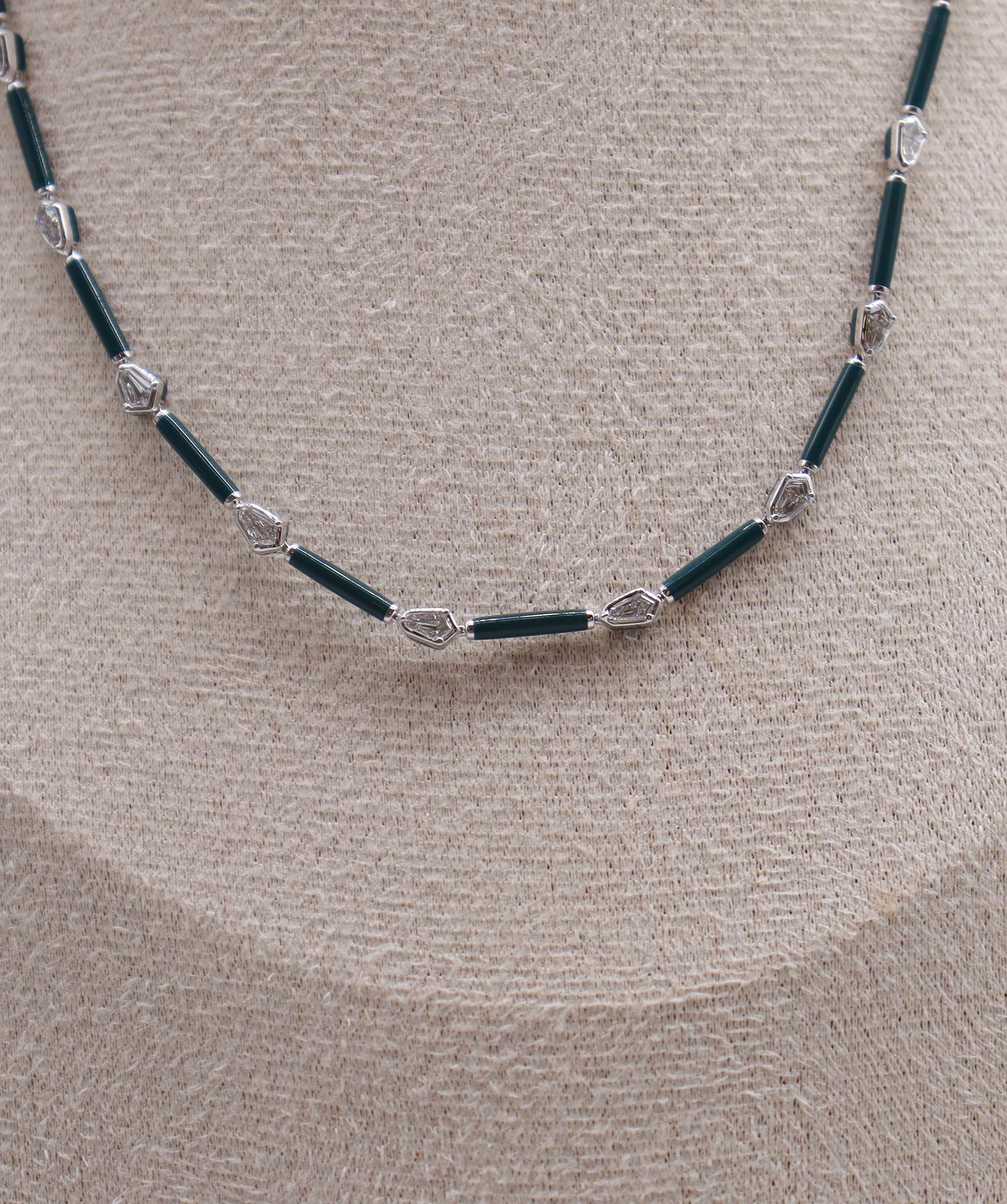 Luxury Promise NECKLACE  GOLD WT 11.340 DIA WT  1.900 GEM WT 11.720  NV-NK11