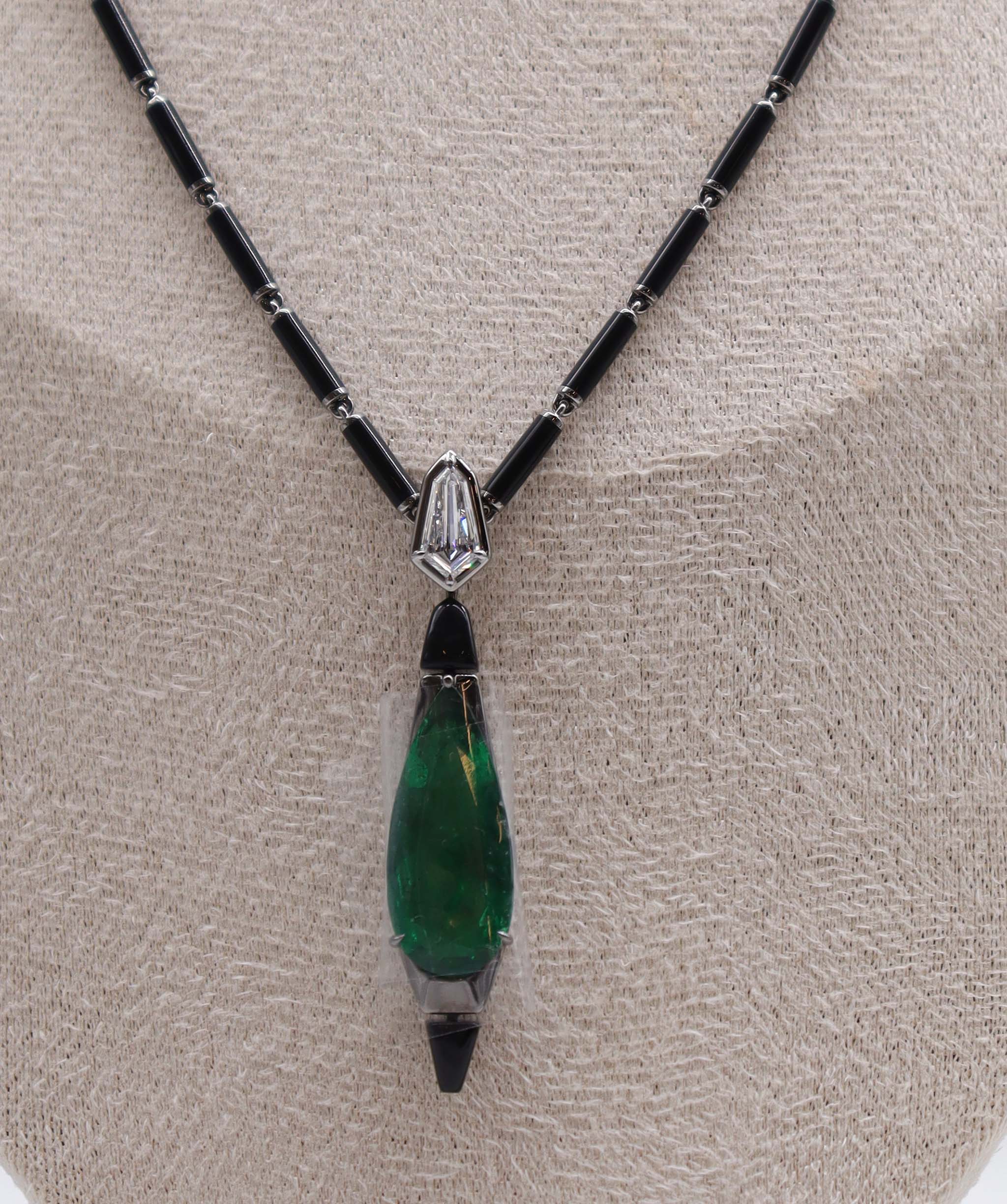 Luxury Promise NECKLACE  GOLD WT 15.230 DIA WT  6.090  GEM WT 16.448  NV-NK12