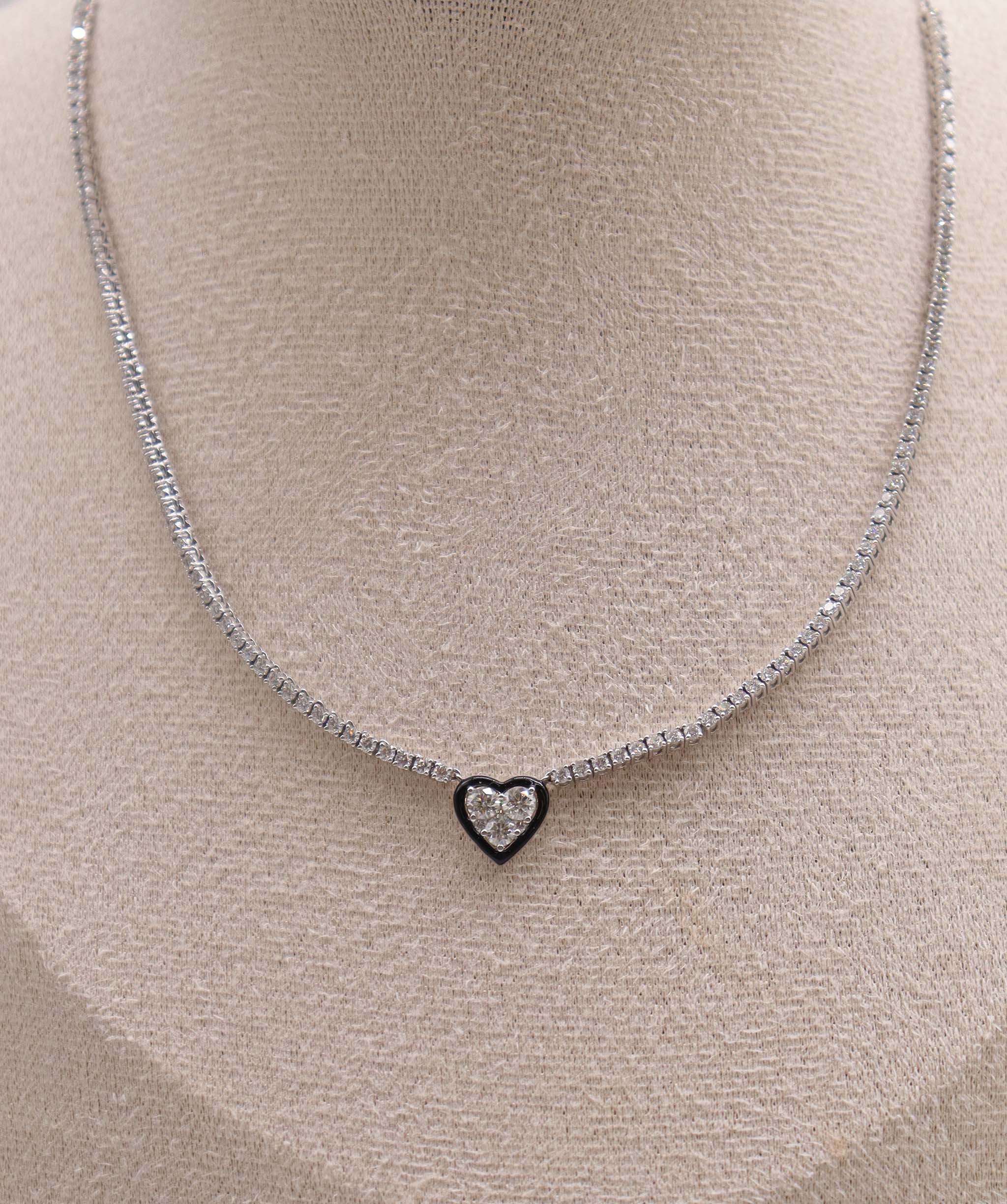 Luxury Promise PENDENT GOLD WT 11.19 DIA WT 2.77