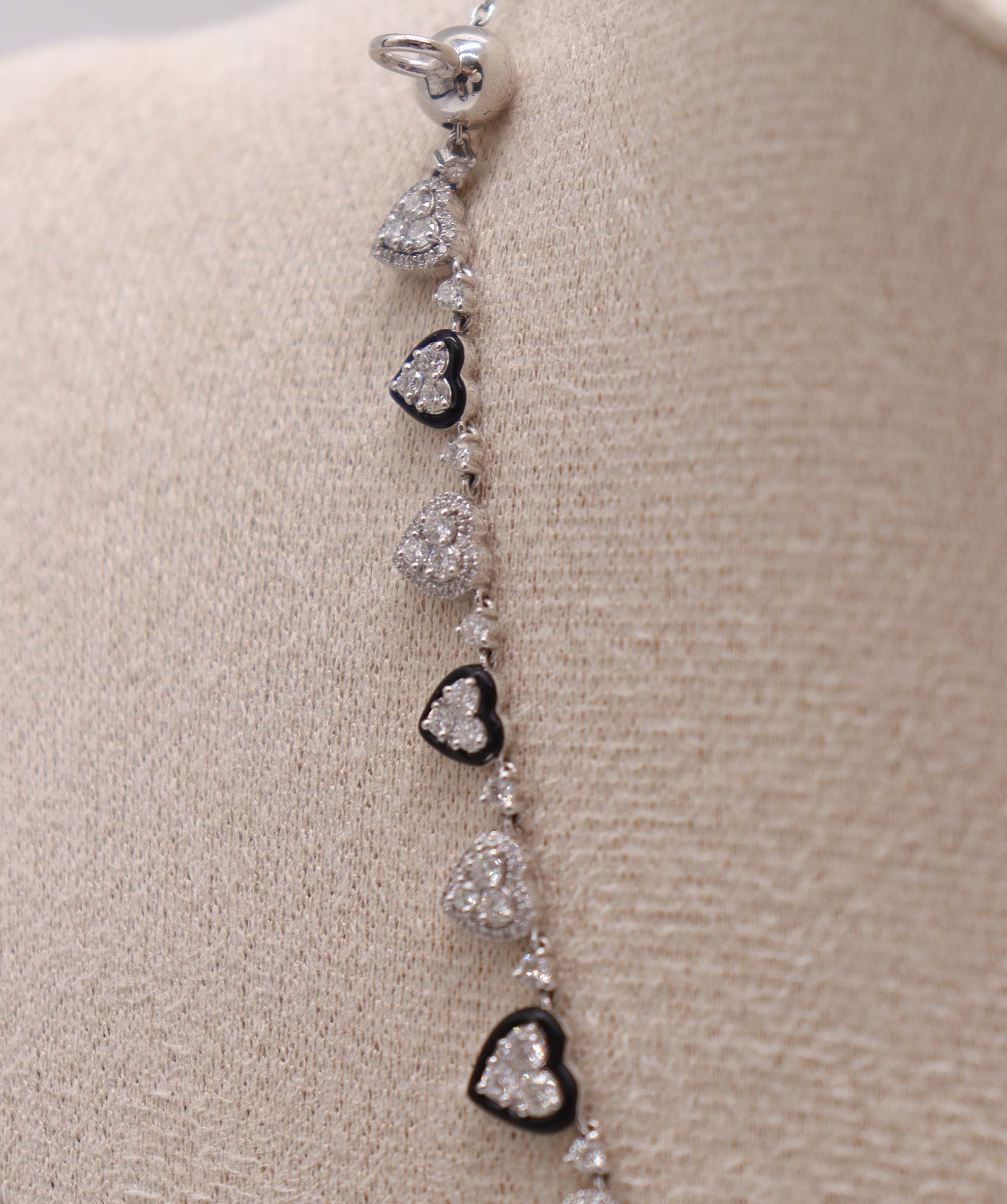 Luxury Promise PENDENT GOLD WT 15.77 DIA WT 5.09