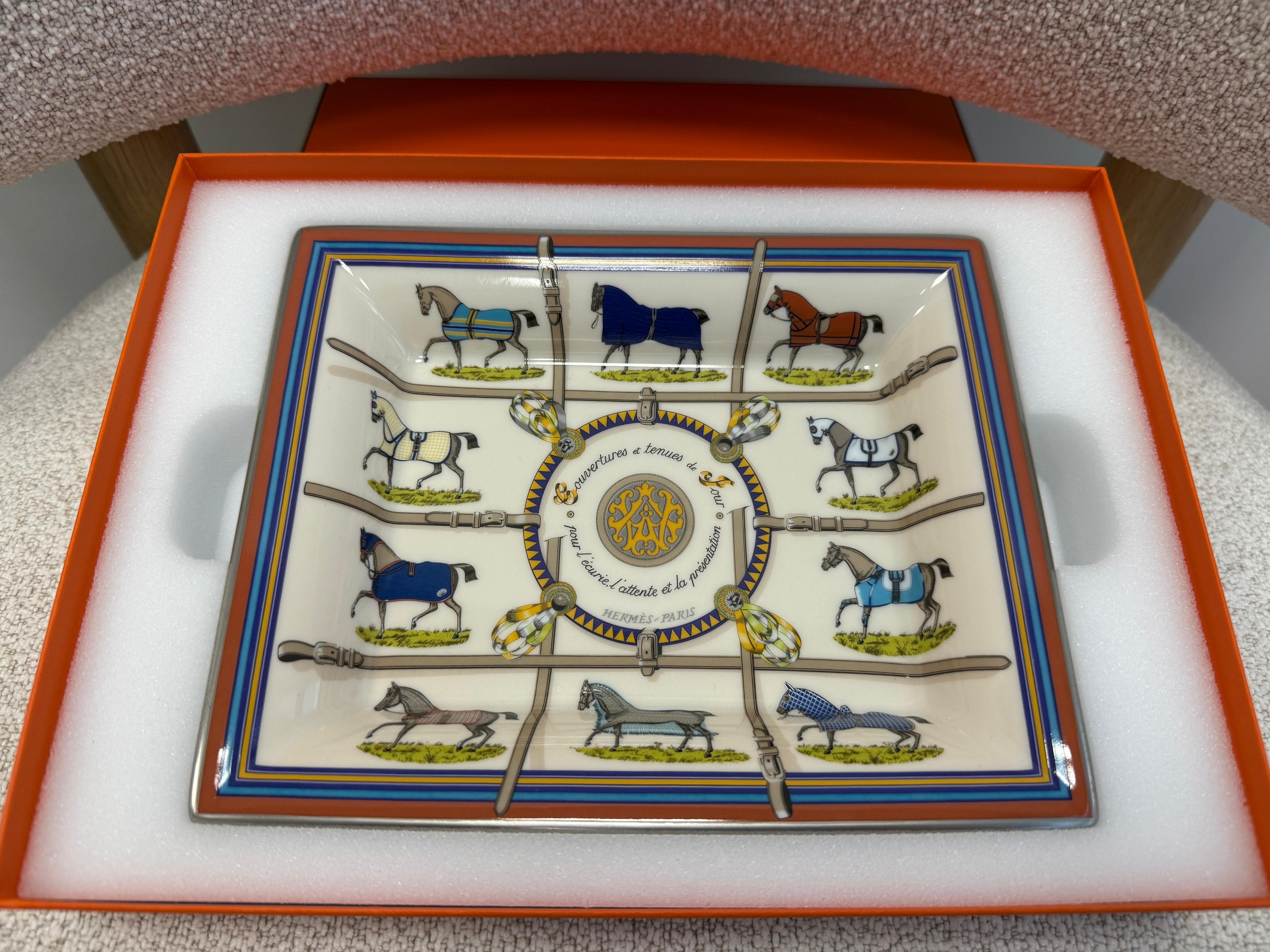 LUXURY PROMISE *HK LOCATED*HERMÈS COUVERTURES ET TENUES DE JOUR CHANGE TRAY