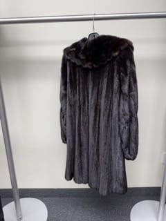 Luxury Promise Ranch Mink Short Coat With Large Pleated Collar - Dark Brown GM16041901385