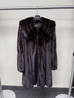Luxury Promise Ranch Mink Short Coat With Large Pleated Collar - Dark Brown GM16041901385