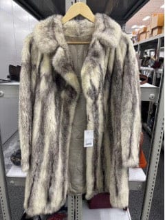 Luxury Promise Half Coat Cross Mink White/Black 9926B100007