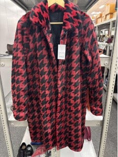 Luxury Promise Long shared coat in red with a houndstooth pattern, reversible 9926B100024