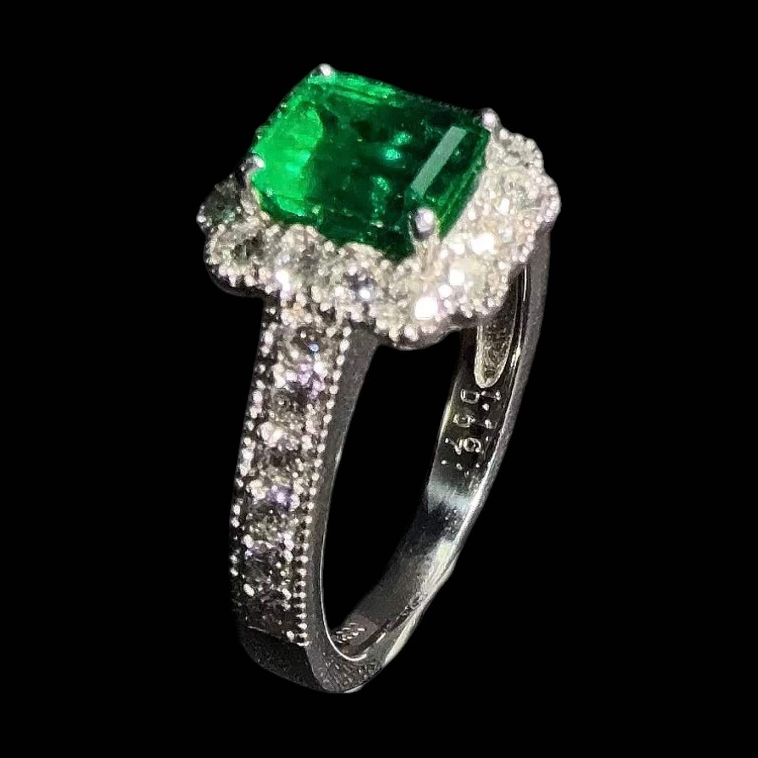 Luxury Promise 1.16ct Columbia Minor Oil Natural Muzo Green Columbian Emerald & 0.71ct Diamond Ring set in Platinum