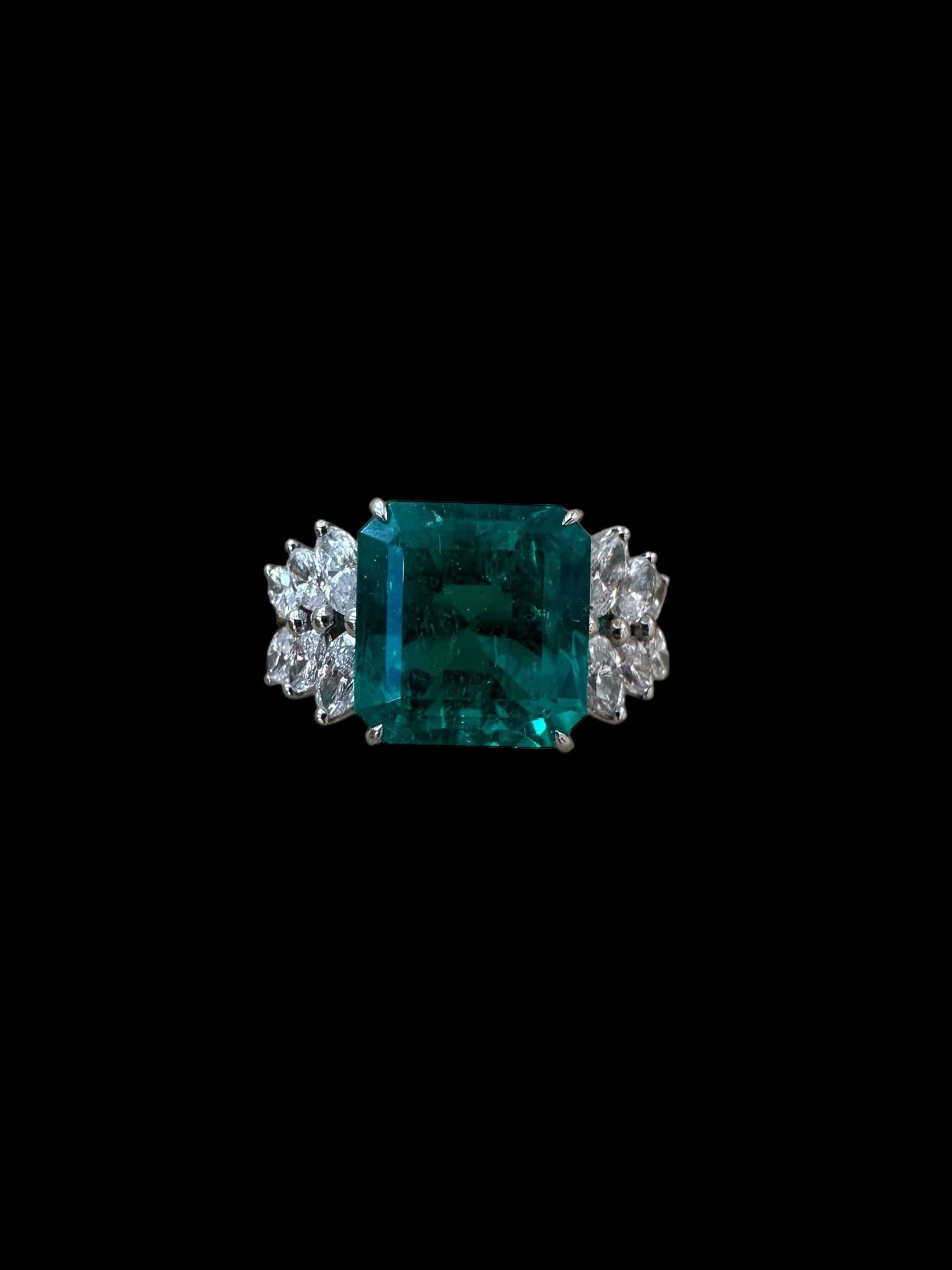 Luxury Promise 4.03ct Columbian Emerald Ring with Diamonds on Both Sides set in Platinum