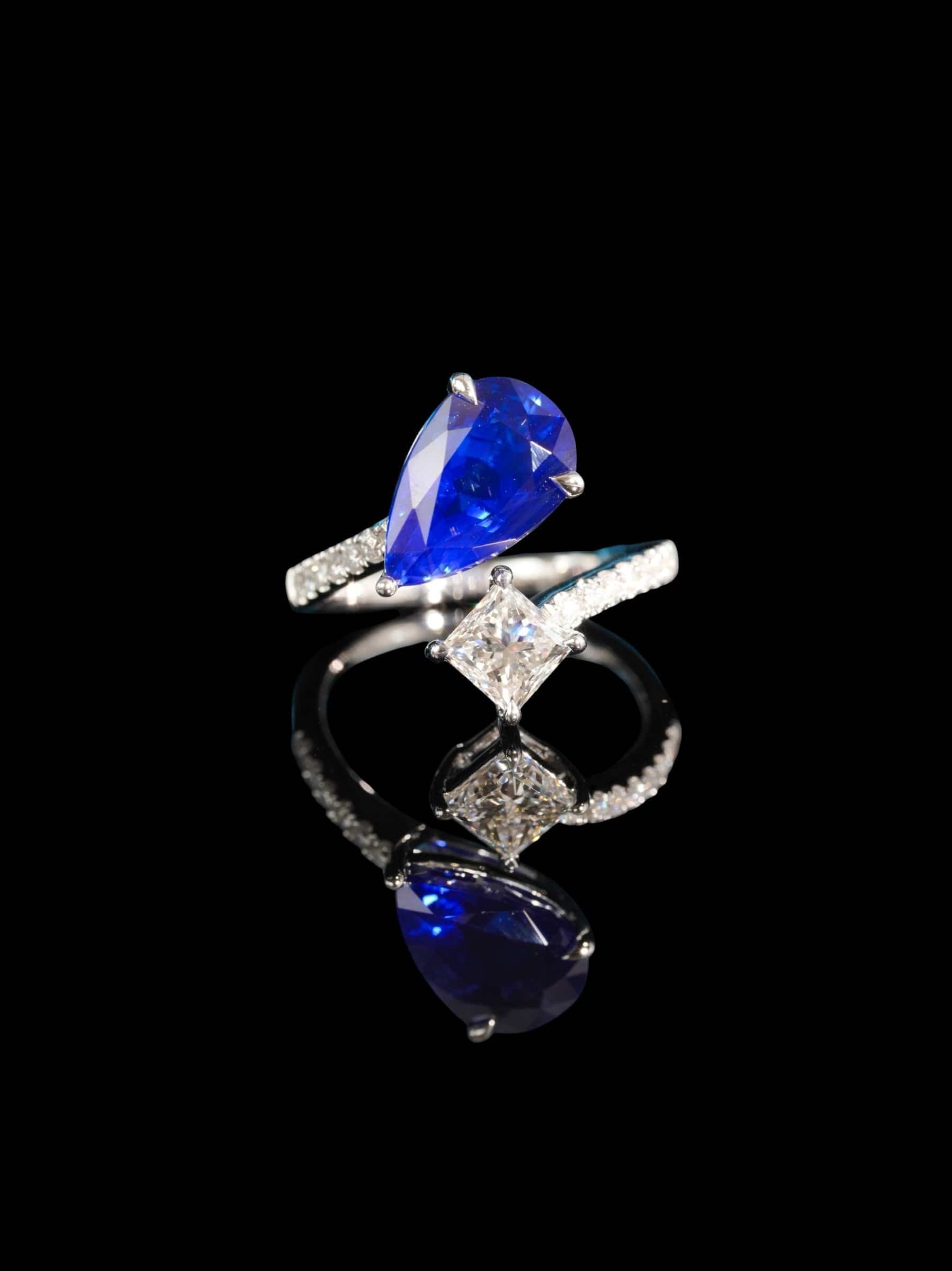 Luxury Promise 5.32ct Sri Lanka Natural "Royal Blue Sapphire with 1.00ct GIA White Diamond & 0.19ct Surrounding Diamonds set in 18K White Gold