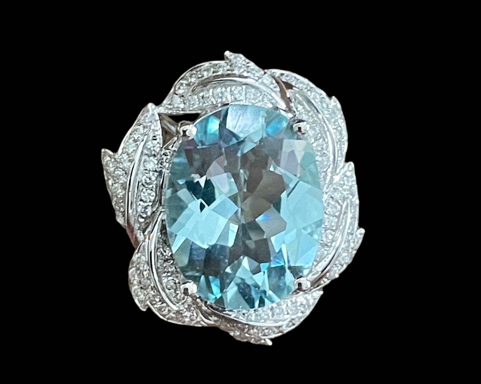 Luxury Promise Oval Shape Aquamarine and Diamond Ring