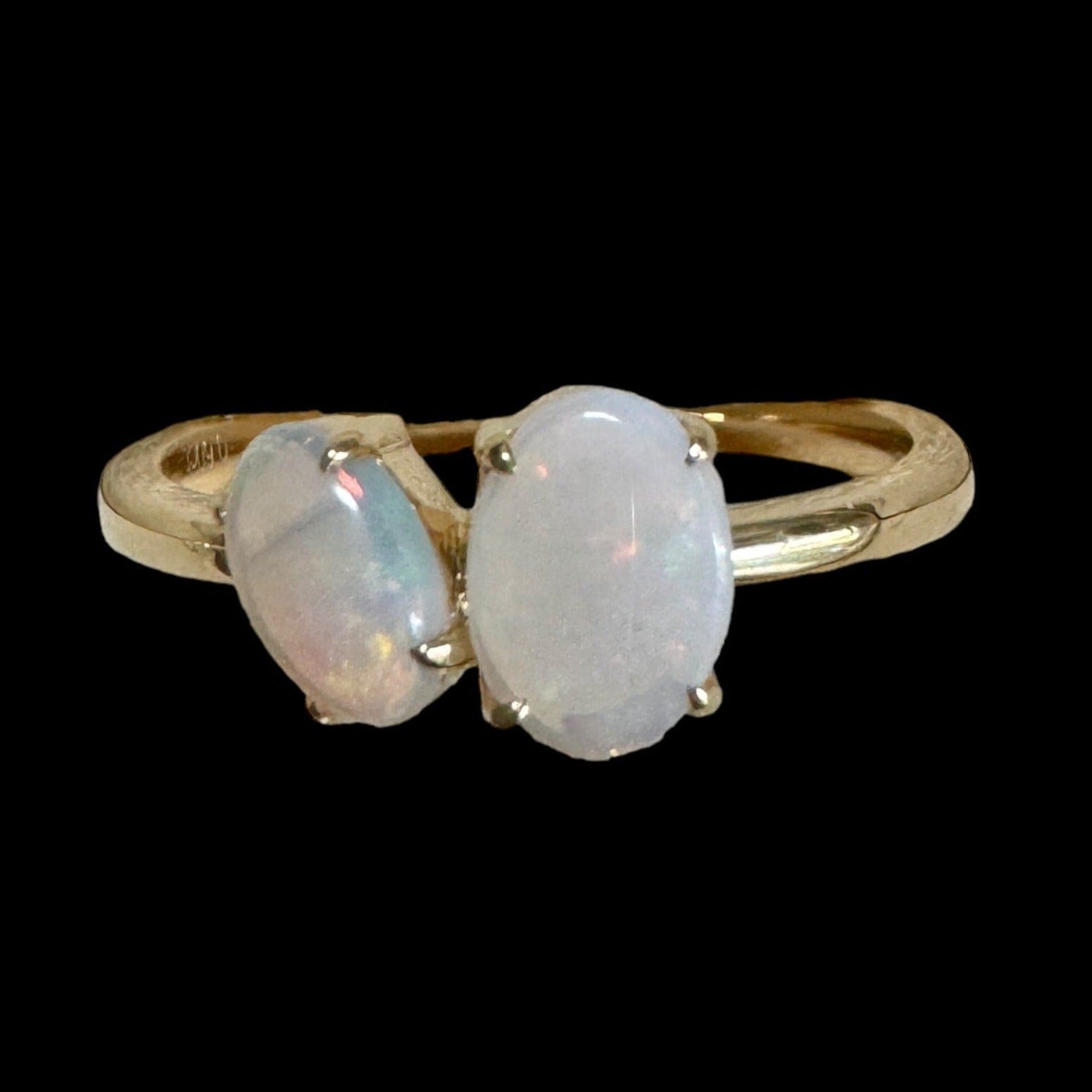 Luxury Promise Toi et Moi Opal Ring in 18K Yellow Gold
