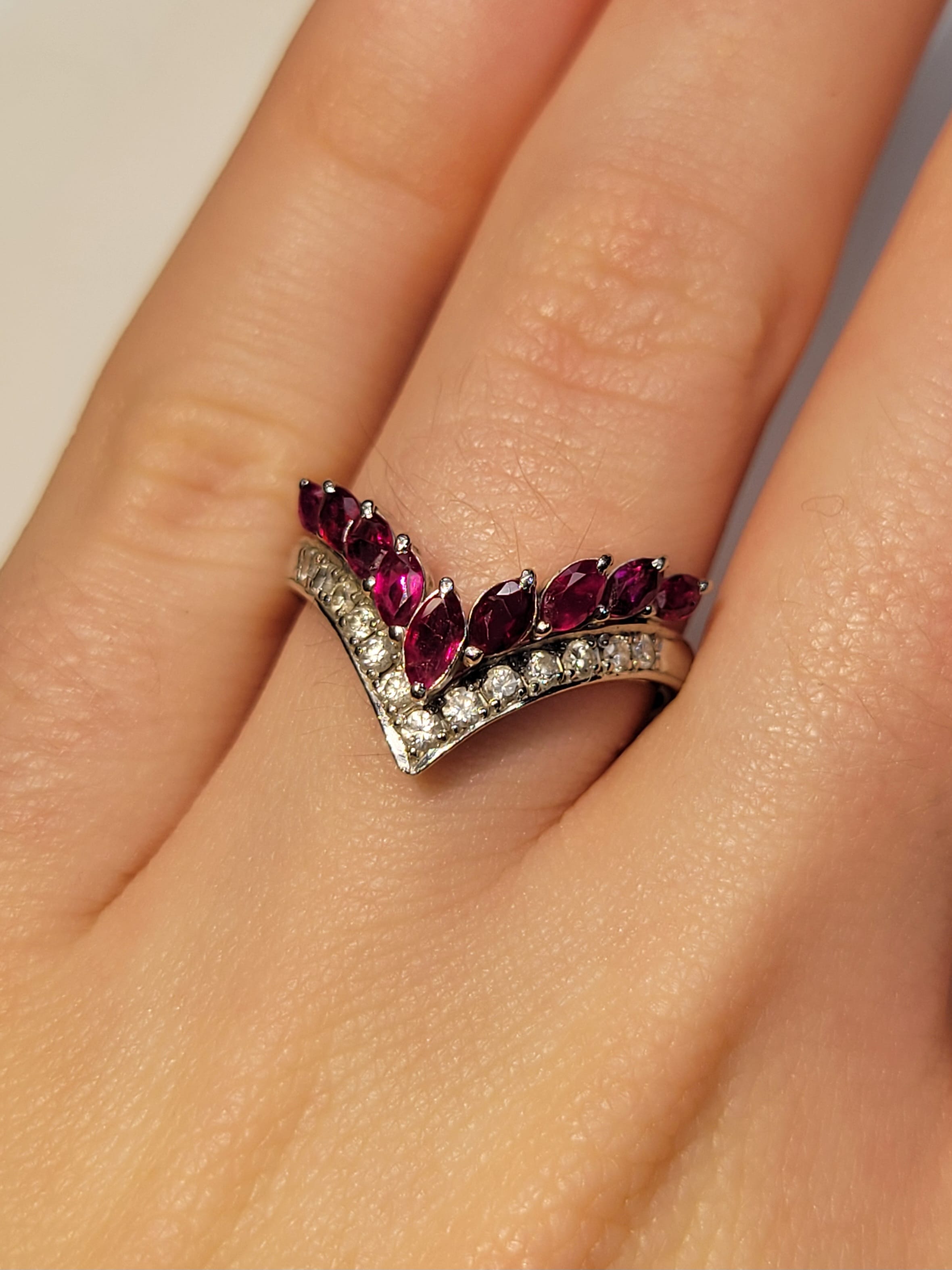 Luxury Promise Ruby V Ring in Pt900 / R1.05ct / D0.26ct  (7us) 4361 JJC0550