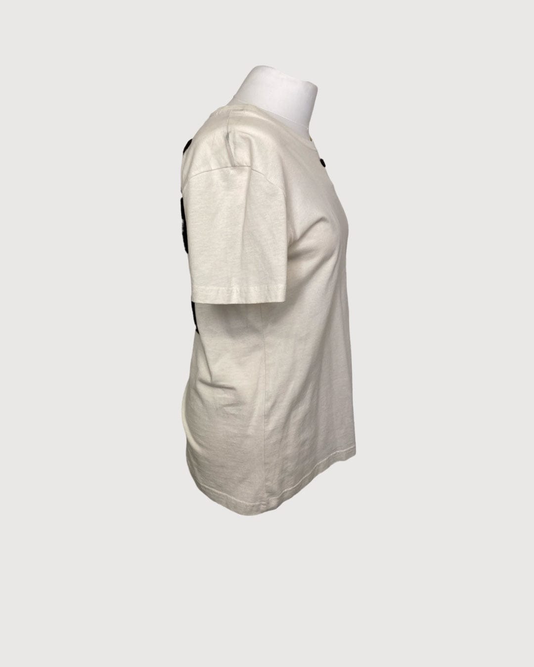 LUXURY PROMISE Cream Off White Logo T-shirt, S