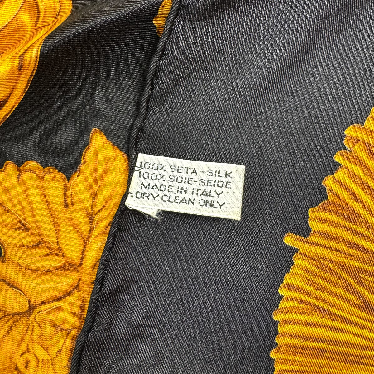 LUXURY PROMISE VINTAGE CHANEL SCARF COCOMARK GRAPES PATTERN BLACK YELLOW SILK 90318295