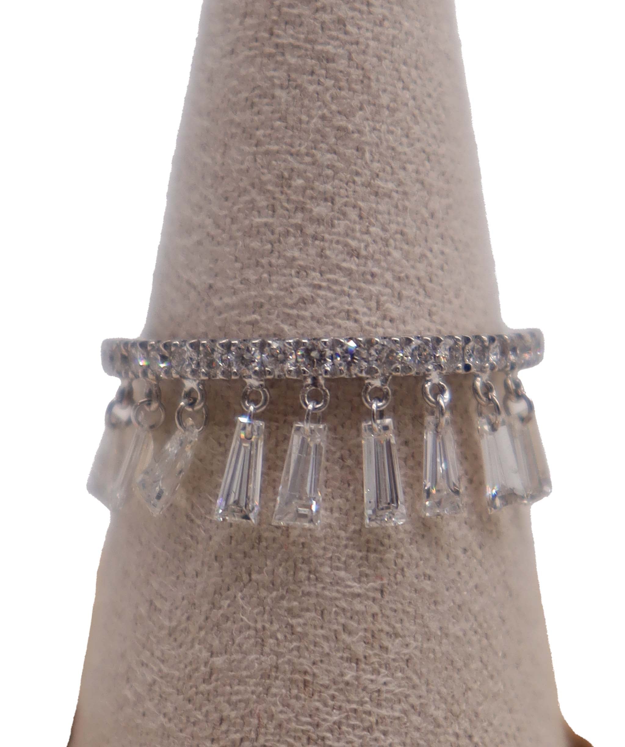 Luxury Promise WHITE BAGUETTE SMALL DIAMONDS R3420
