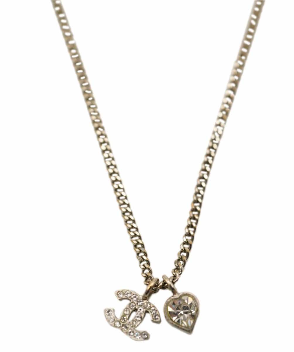 880101 Chanel CC Heart Chain