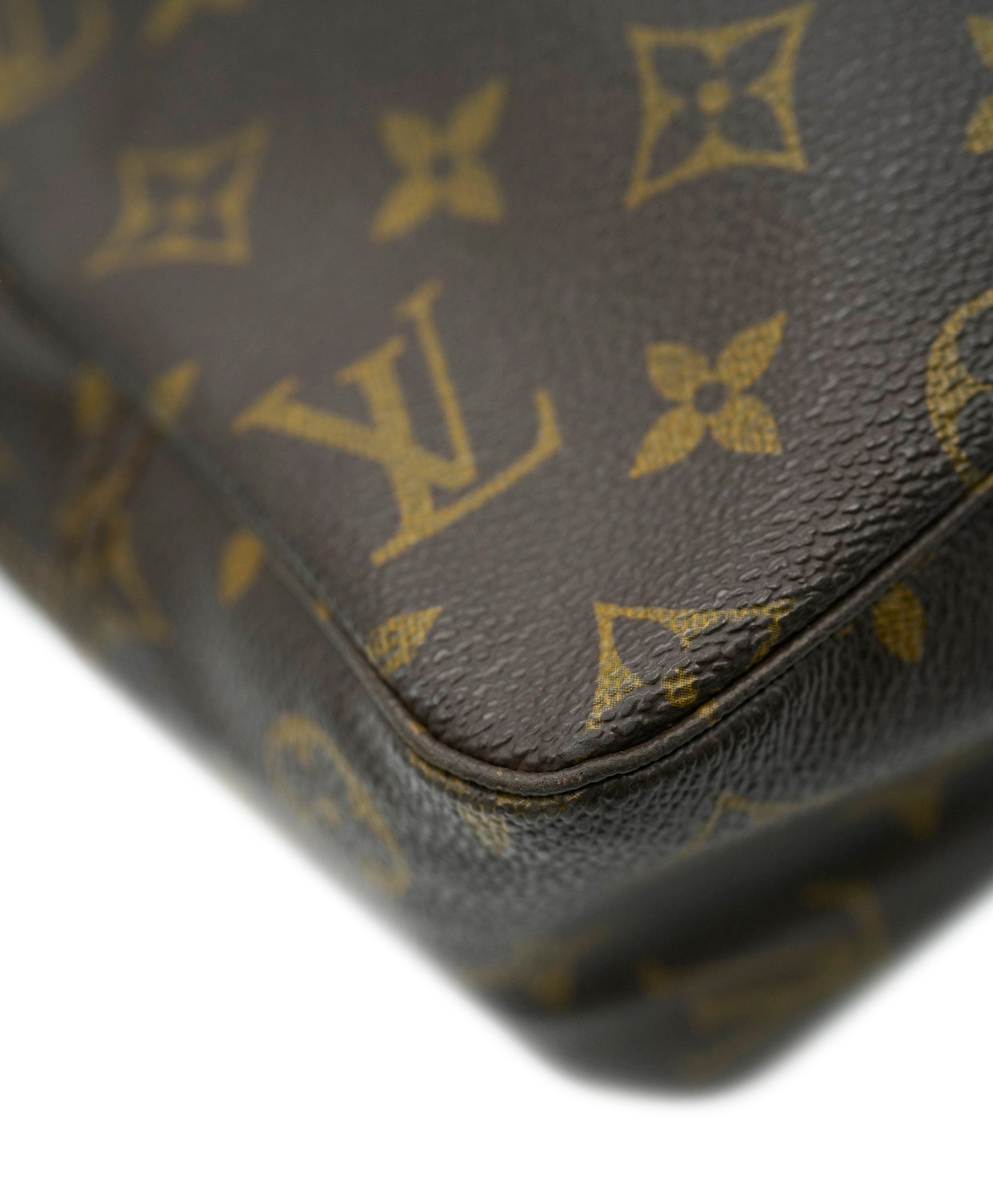 LuxuryPromise LOUIS VUITTON M47522 Trousse Toilette 28 DXBV0032