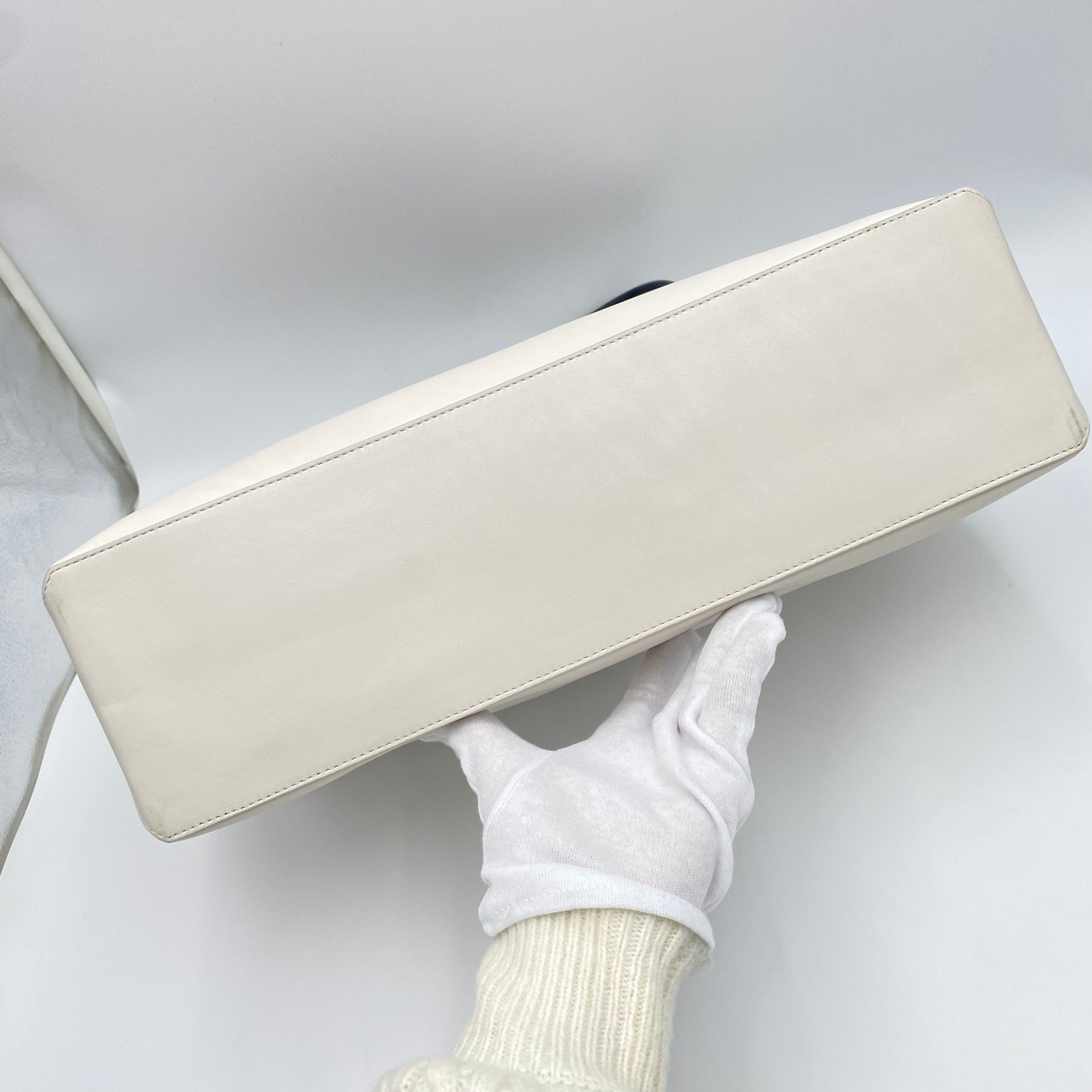 LuxuryPromise CHANEL VINTAGE ESSENTIAL TOTE HAND BAG WHITE CALF SKIN 90198155