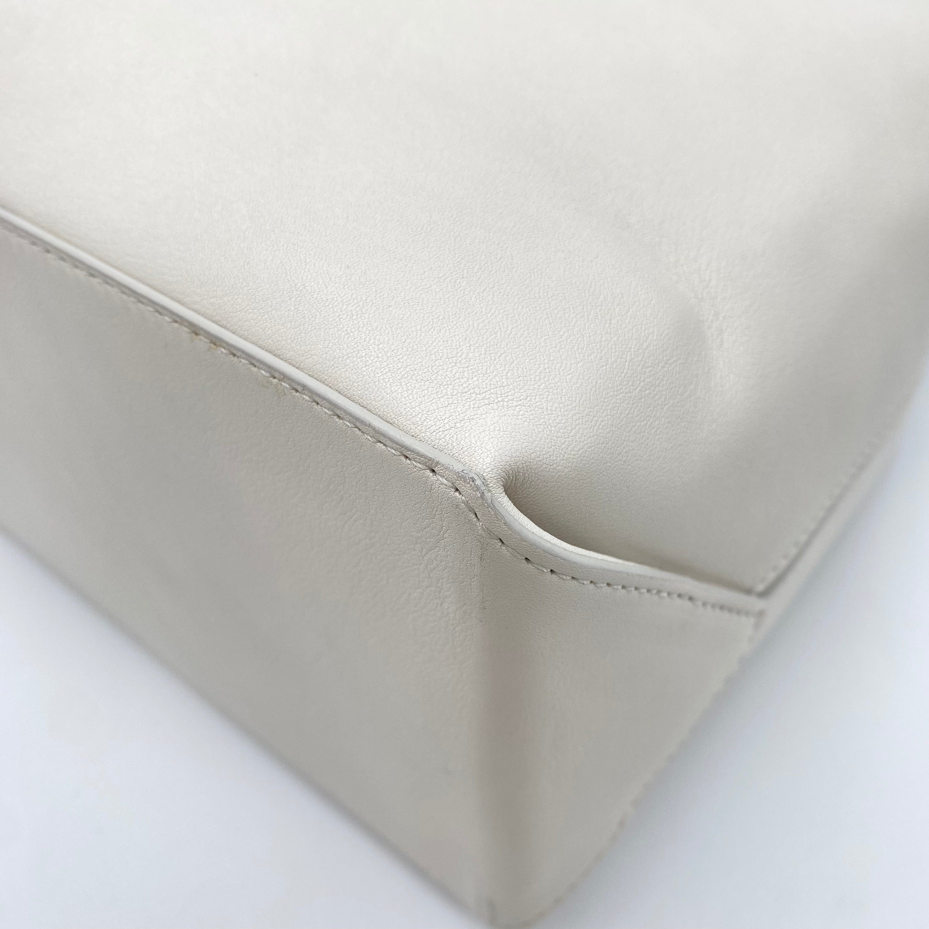 LuxuryPromise CHANEL VINTAGE ESSENTIAL TOTE HAND BAG WHITE CALF SKIN 90198155