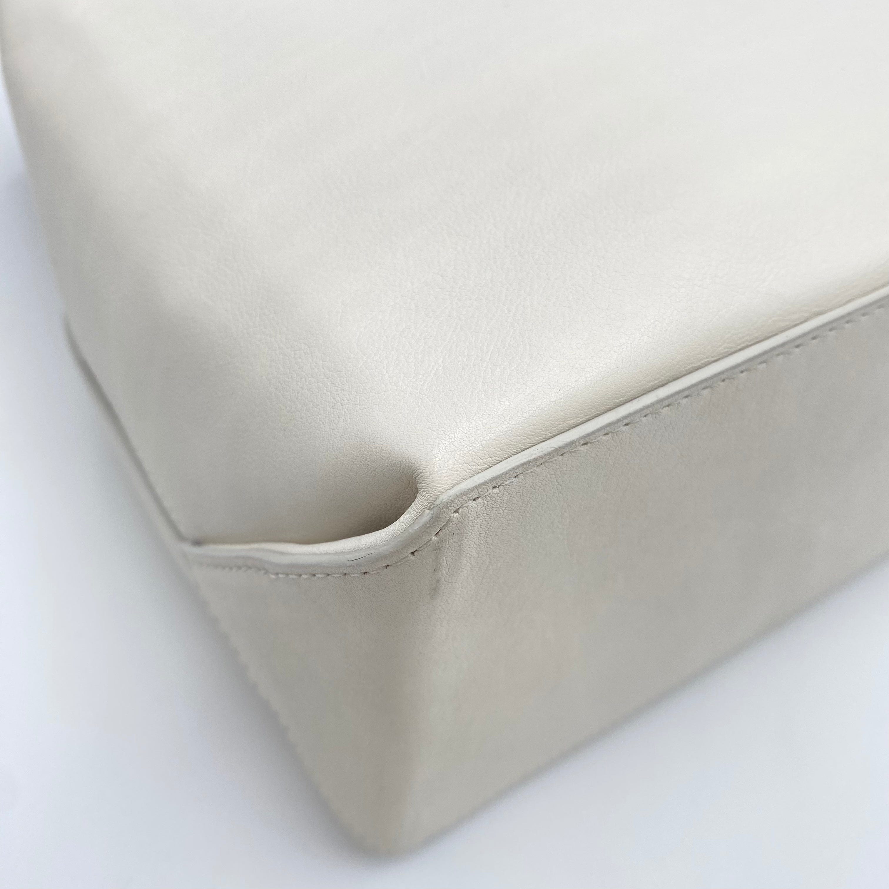 LuxuryPromise CHANEL VINTAGE ESSENTIAL TOTE HAND BAG WHITE CALF SKIN 90198155