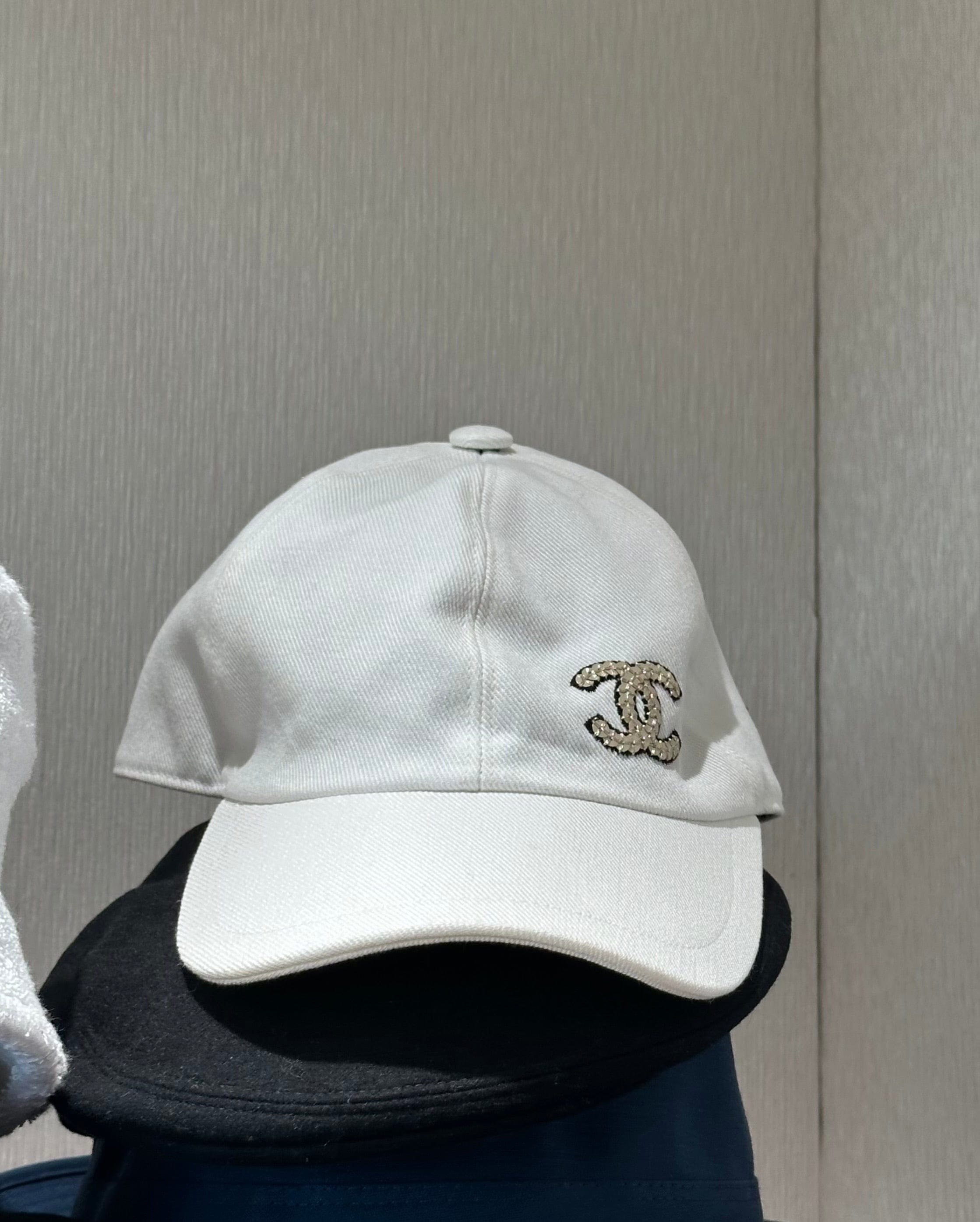 LuxuryPromise CHANEL white sequin cap FT14