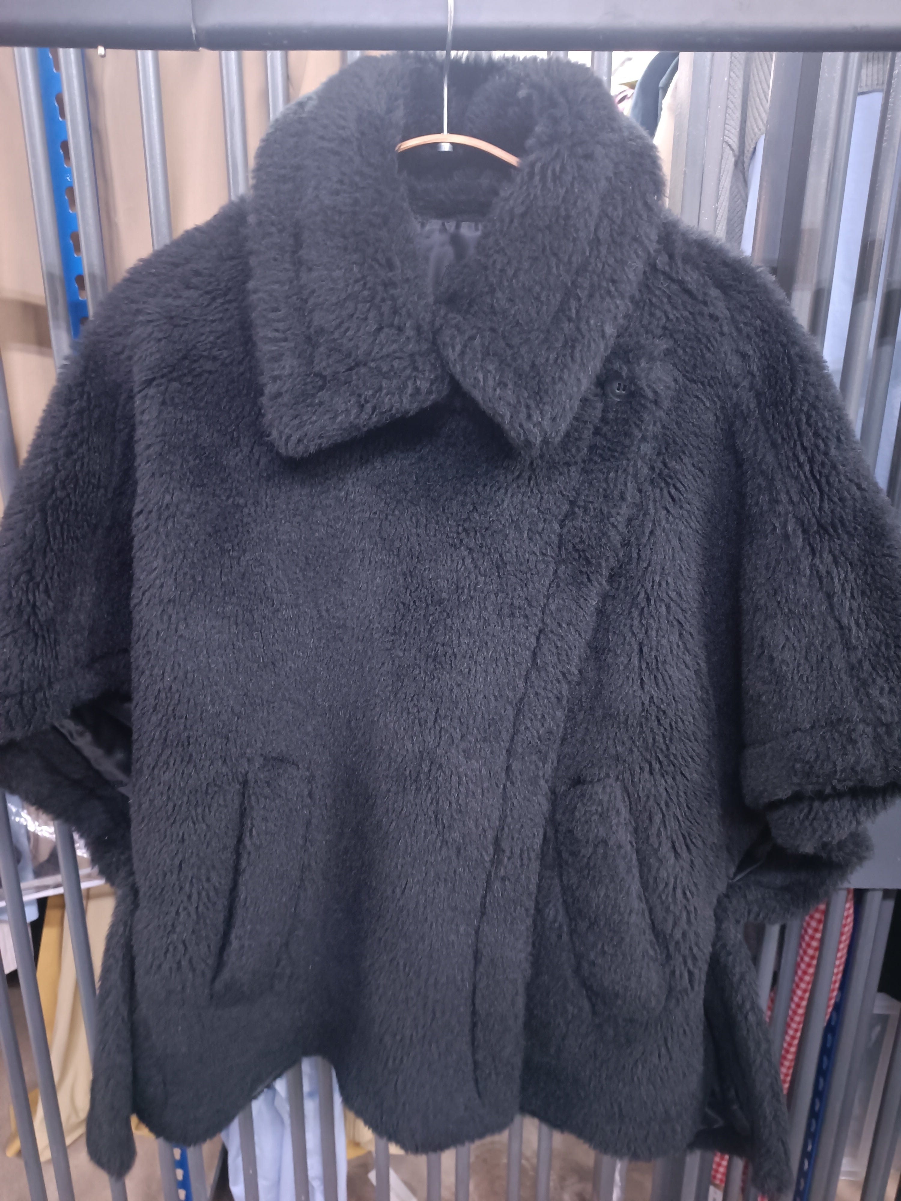 Max Mara Max Mara Black Teddy cape AGC3151