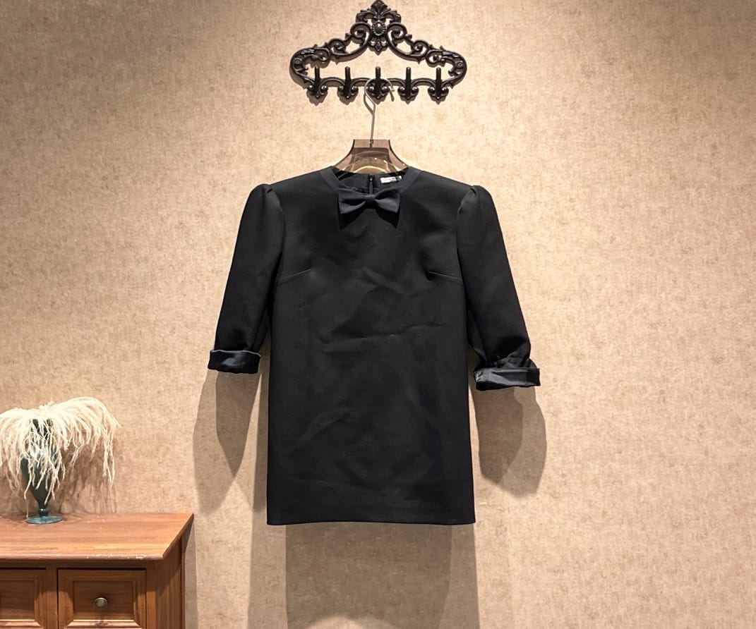 Miu Miu Miu Miu black wool dress with bow / Size 38 / Brand new with original tags / 45871 SYCF45871