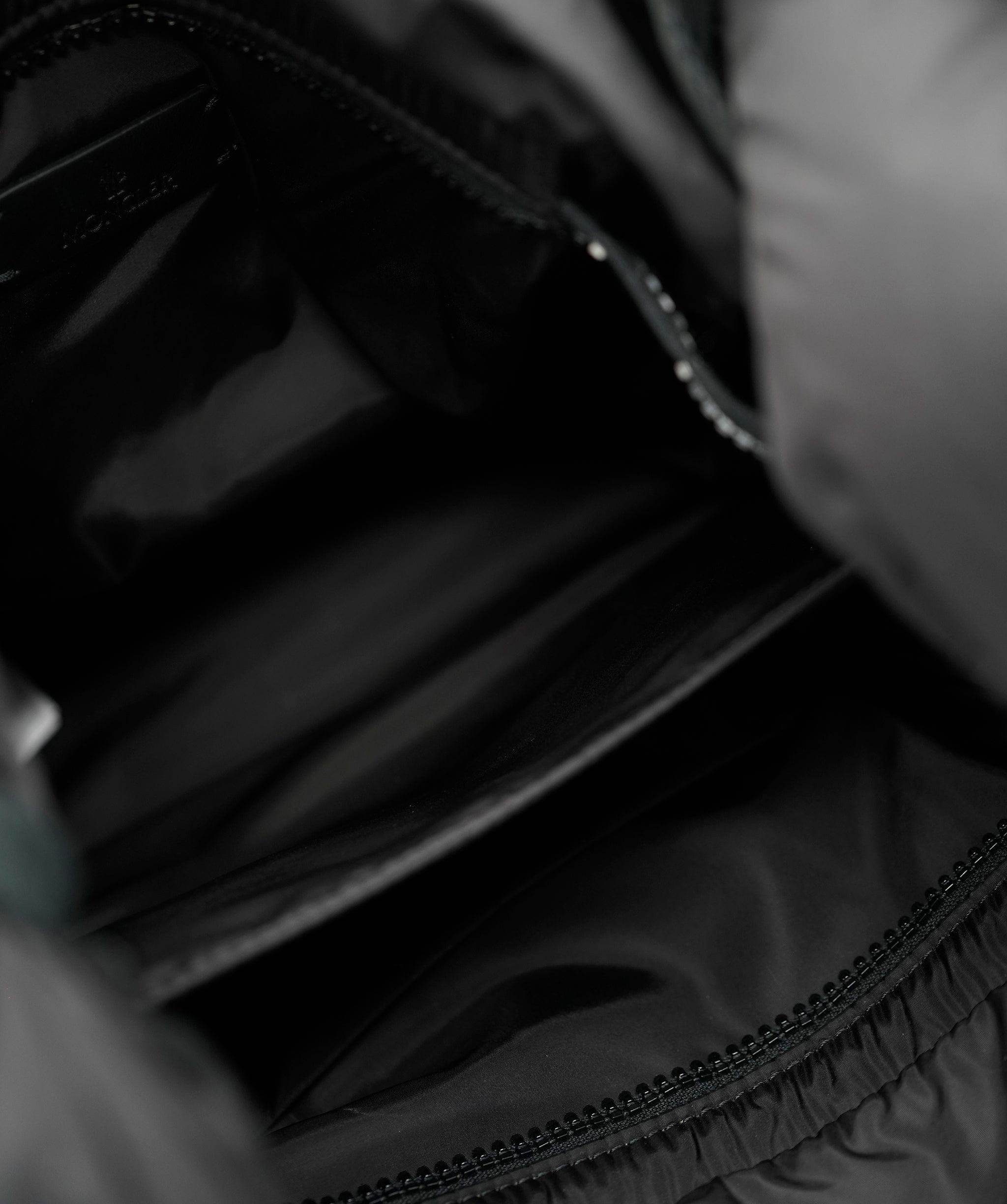 Monclair MONCLER BLACK LEGERE TOTE BAG LARGE UNISEX - APC0012