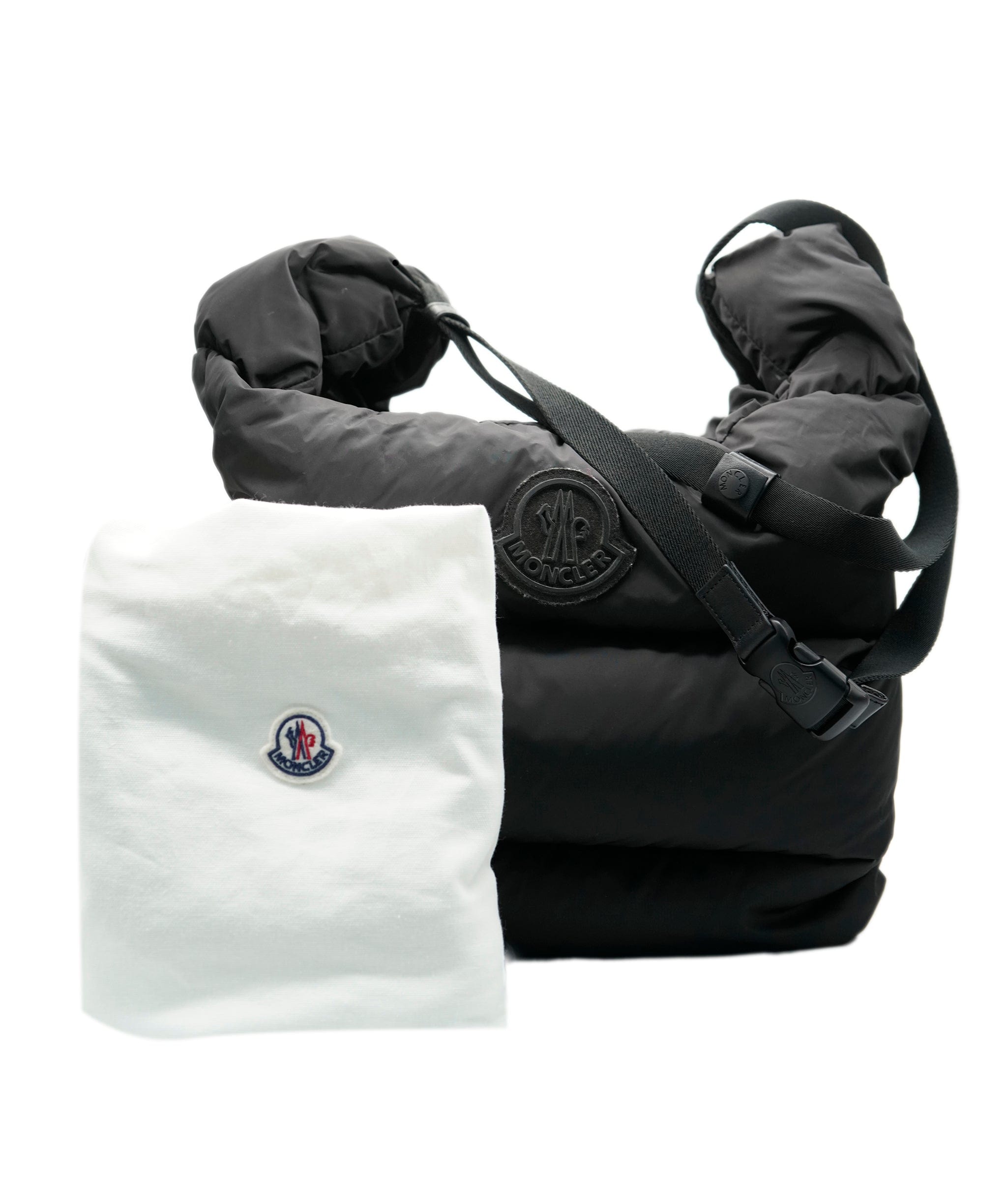 MONCLERダウンバッグ Black Nylon Diaper Bag - Accessories for Children | Moncler US