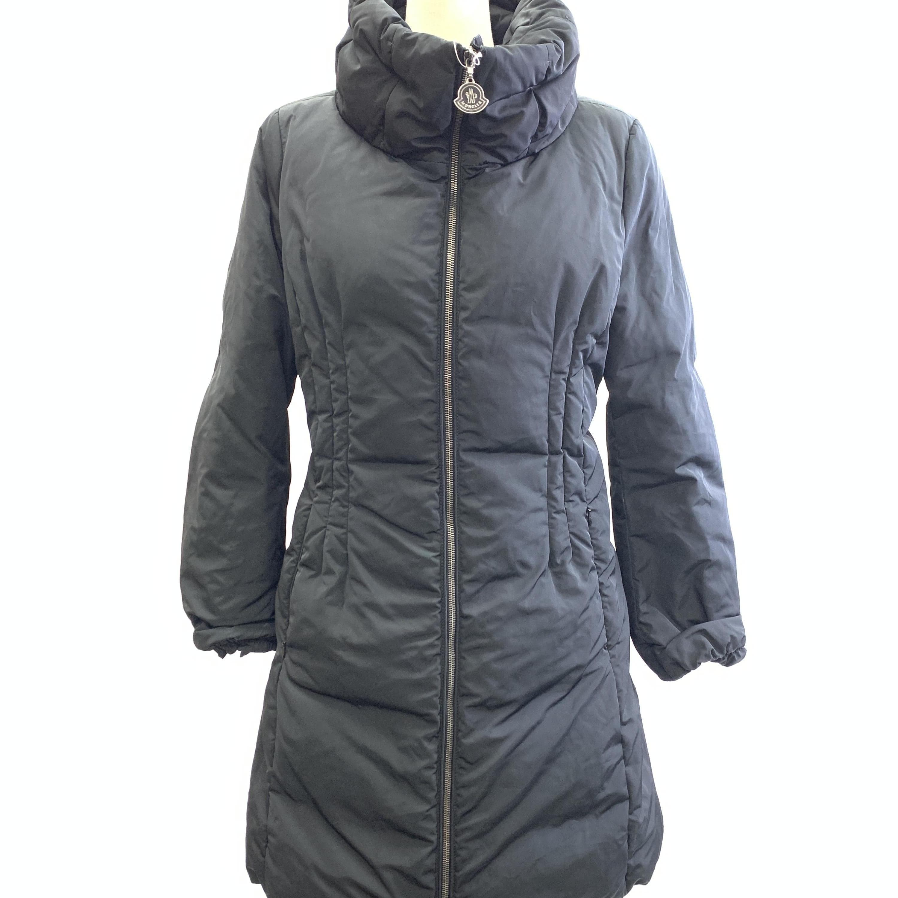 Moncler Moncler Renne Down Coat in Black Polyester, Size: 1 C327671