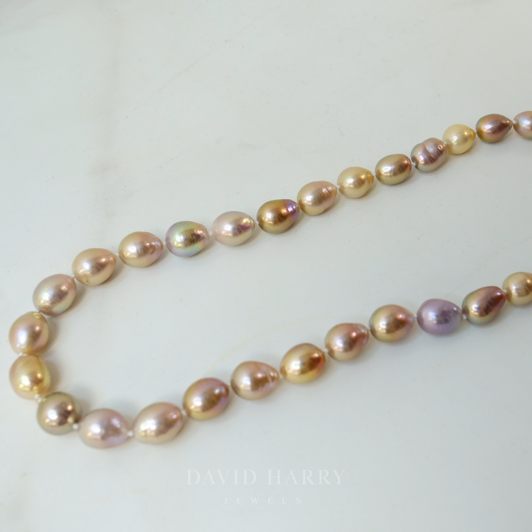 Metallic Lightbulb Pearl Strand