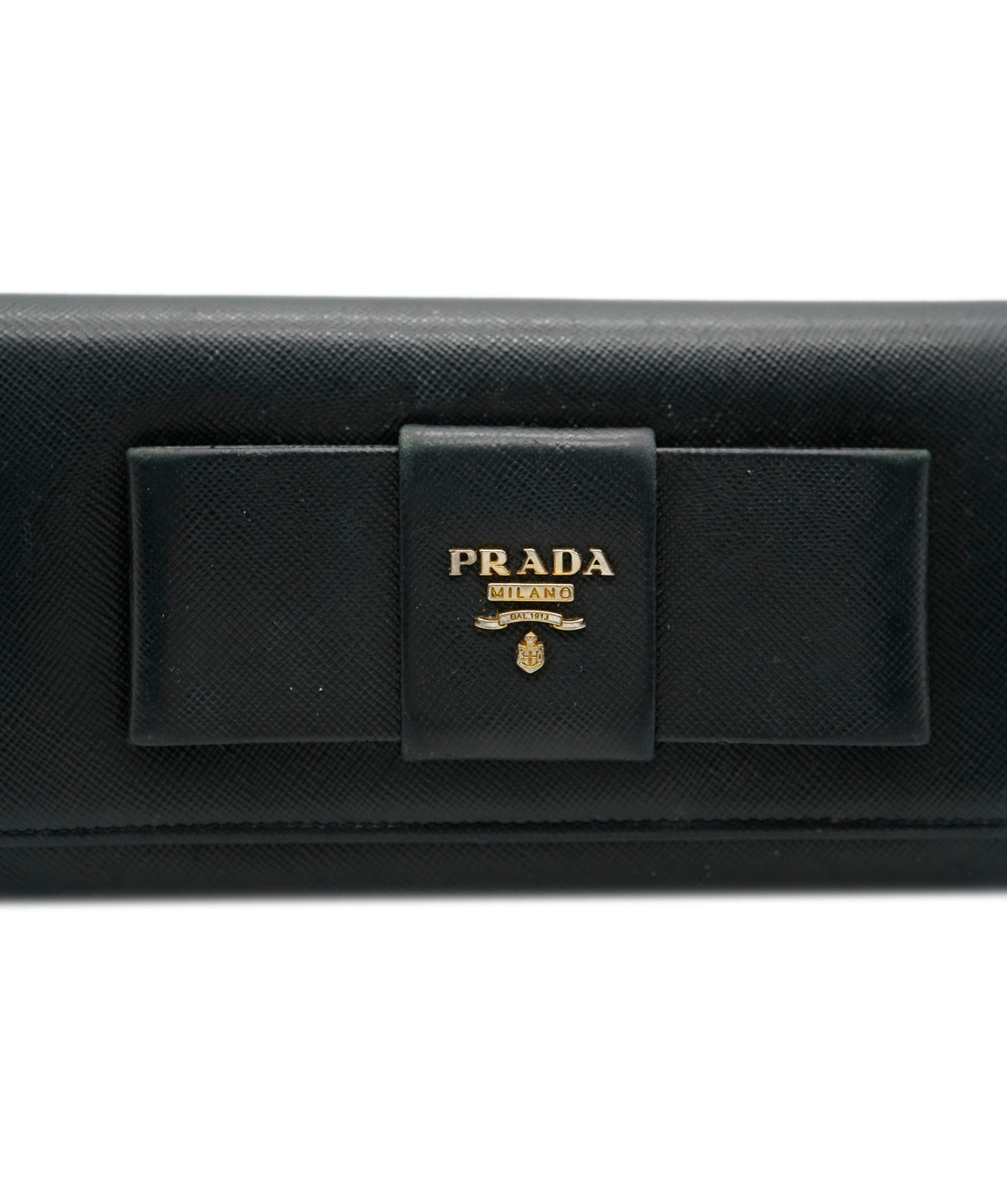 Prada Prada Black Wallet  ALC0962