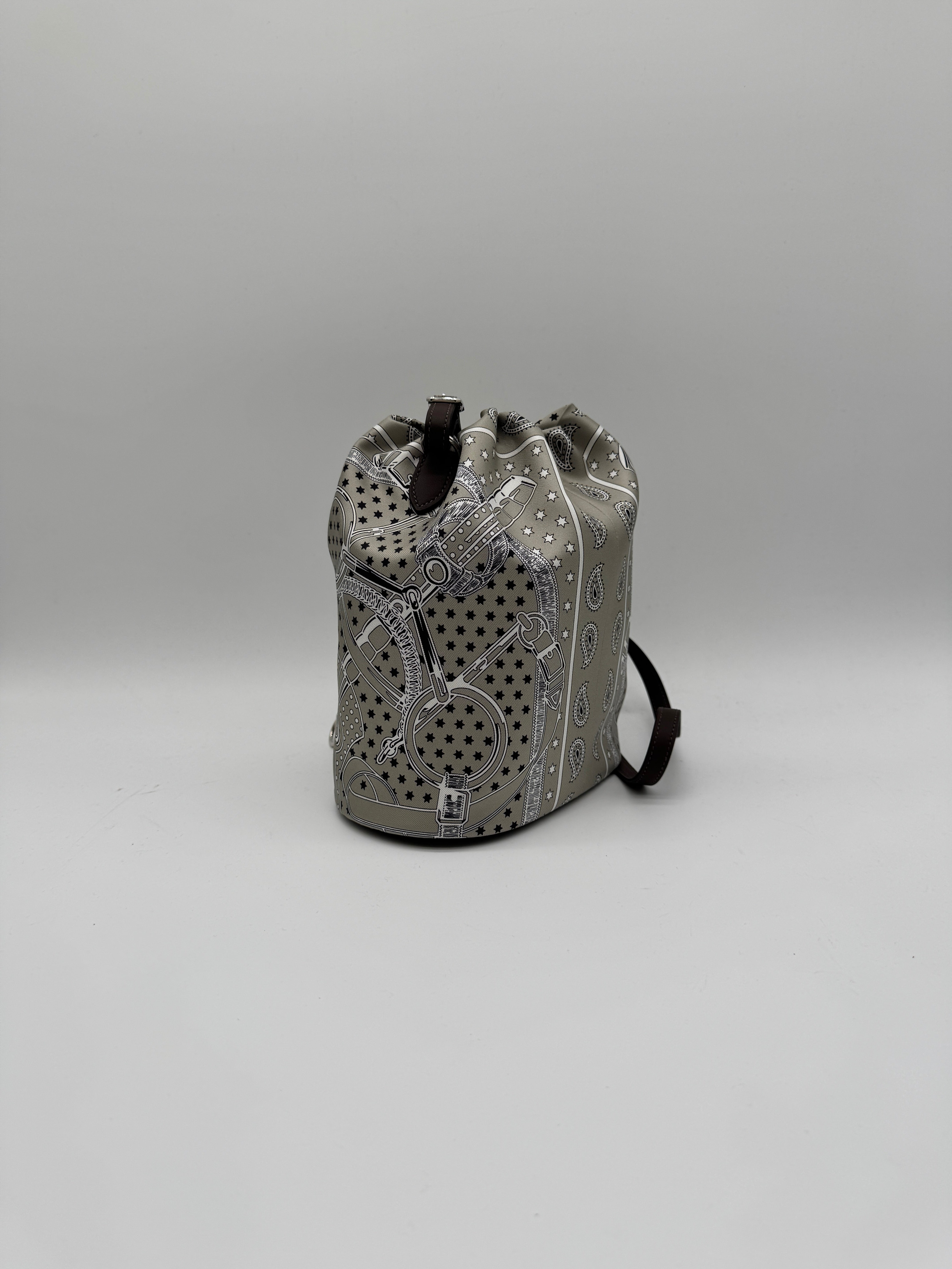 Prime Concierge Hermès Lassoie Hermès bag Silk/Swift Gris Perle/ Moka Palladium Hardware
